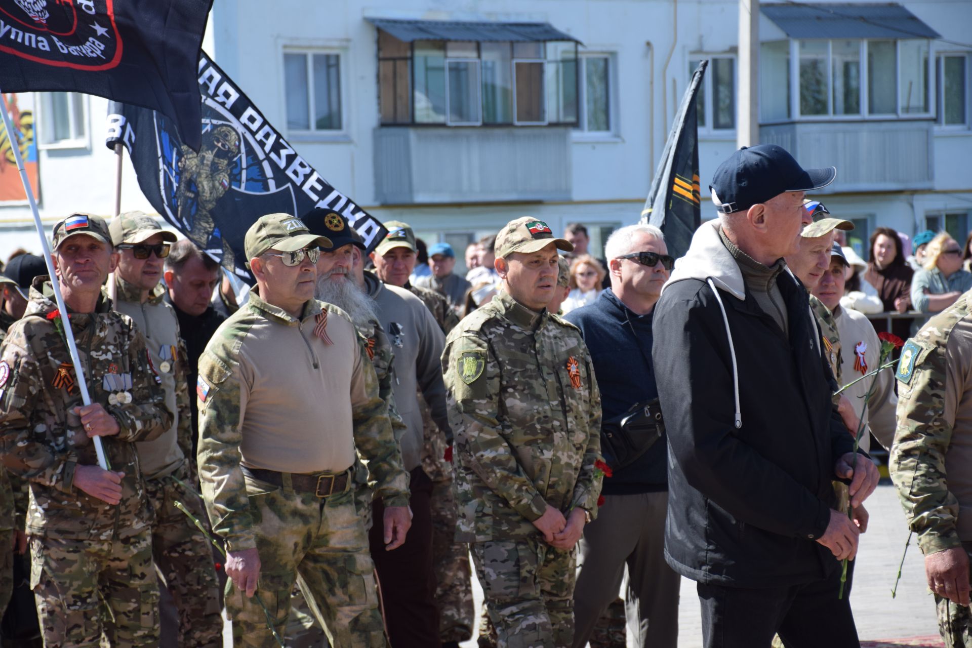 В День Победы нурлатцы возложили цветы к памятнику воину-освободителю