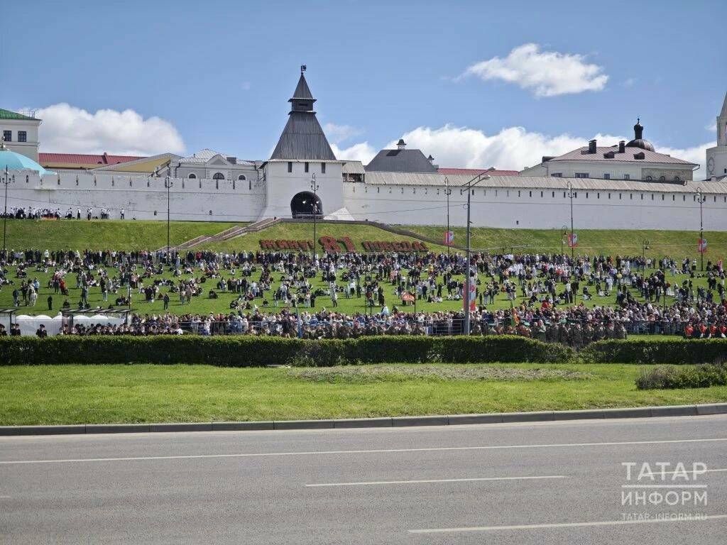 В Казани на площади Тысячелетия прошёл парад в честь 81-й годовщины Победы