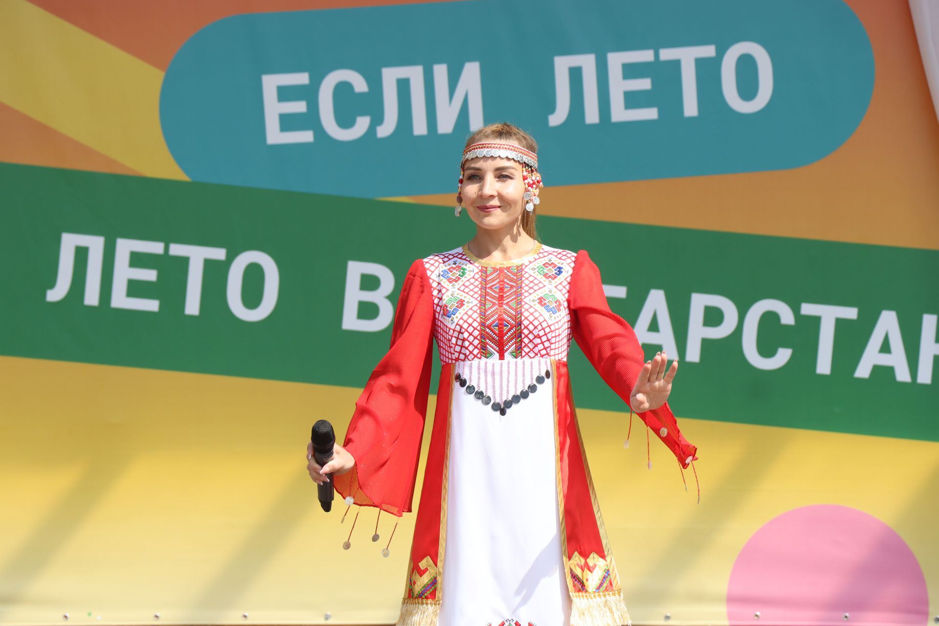 День России в Нурлате отметили масштабным хороводом дружбы