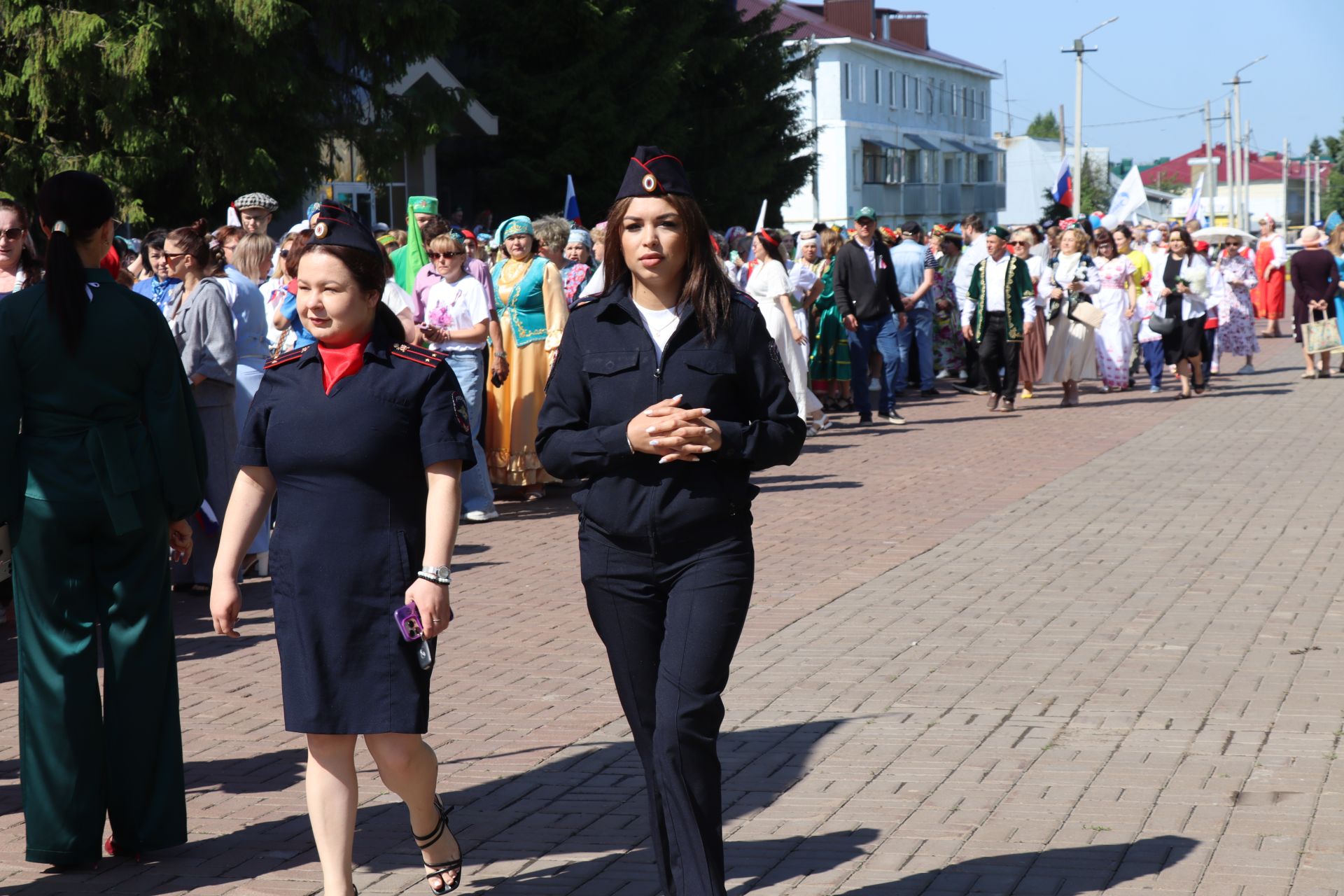 Единство народов: в Нурлате ко Дню России состоялся Парад дружбы