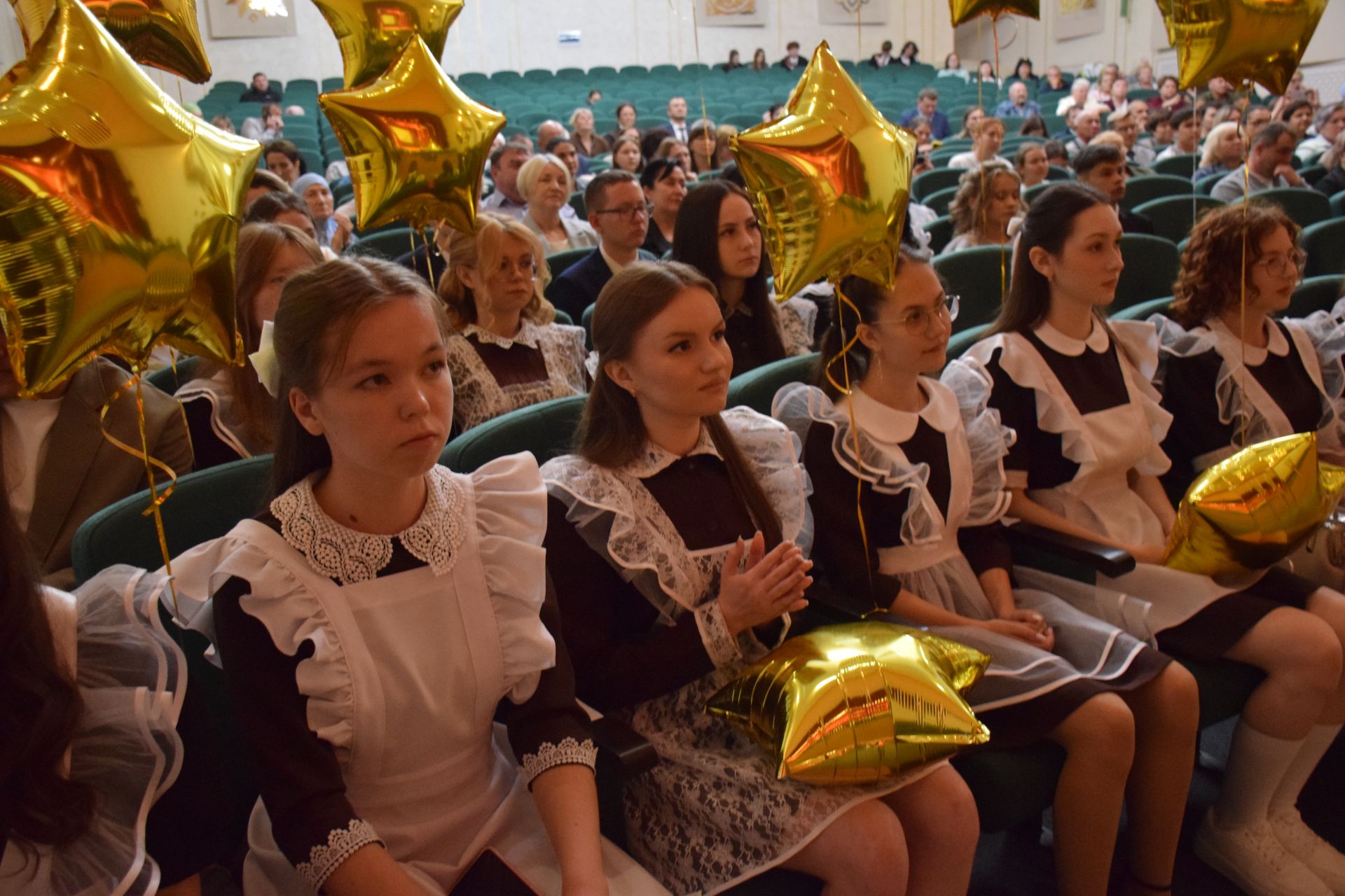Созвездие медалистов: в Нурлате чествовали лучших выпускников района