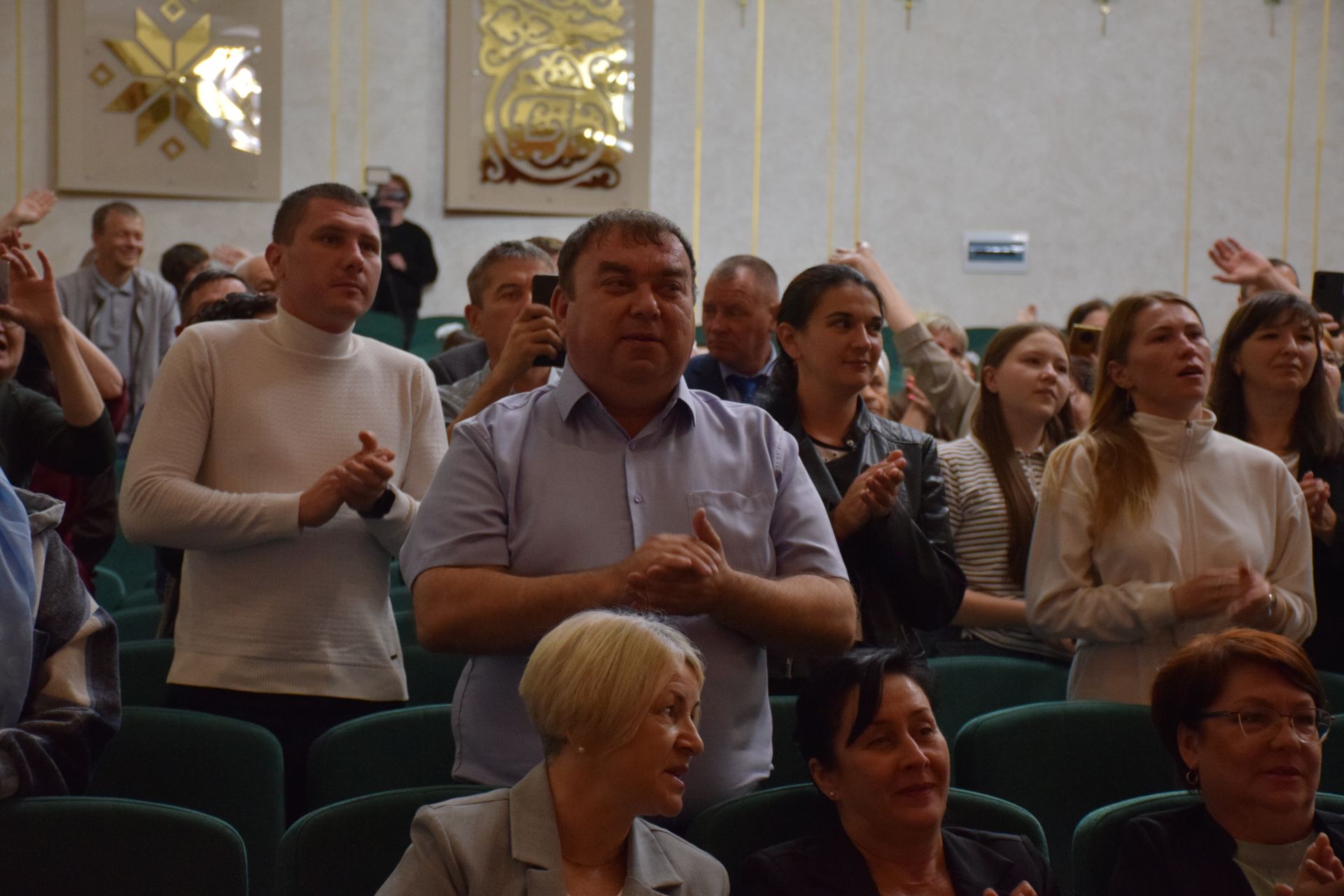 Созвездие медалистов: в Нурлате чествовали лучших выпускников района