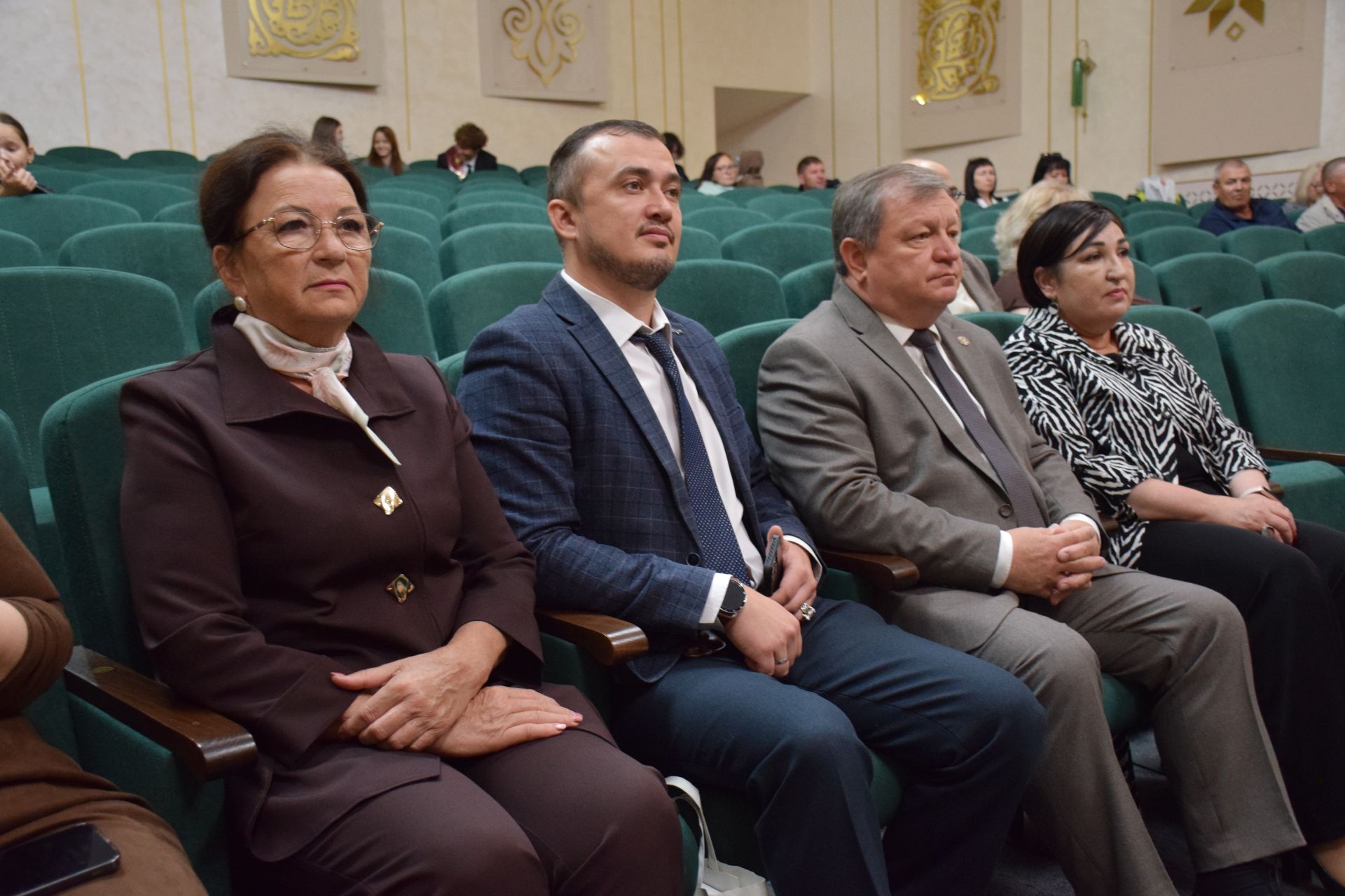 Созвездие медалистов: в Нурлате чествовали лучших выпускников района