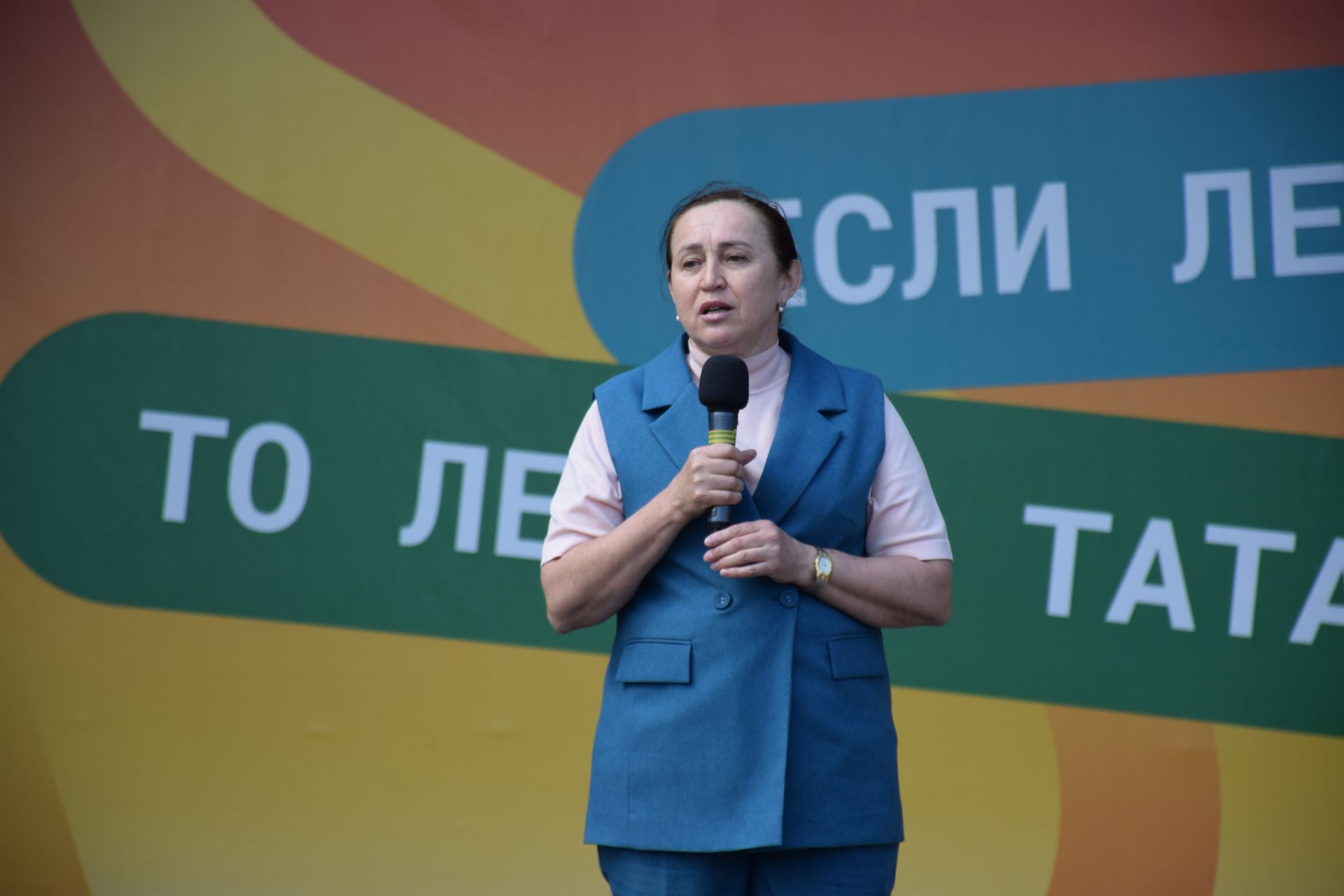 В Нурлате чествовали социальных работников (фоторепортаж)