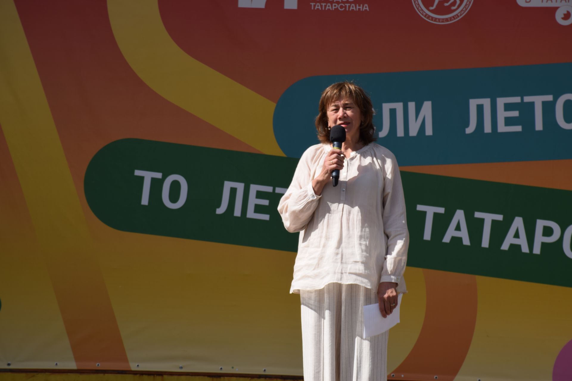 В Нурлате чествовали социальных работников (фоторепортаж)
