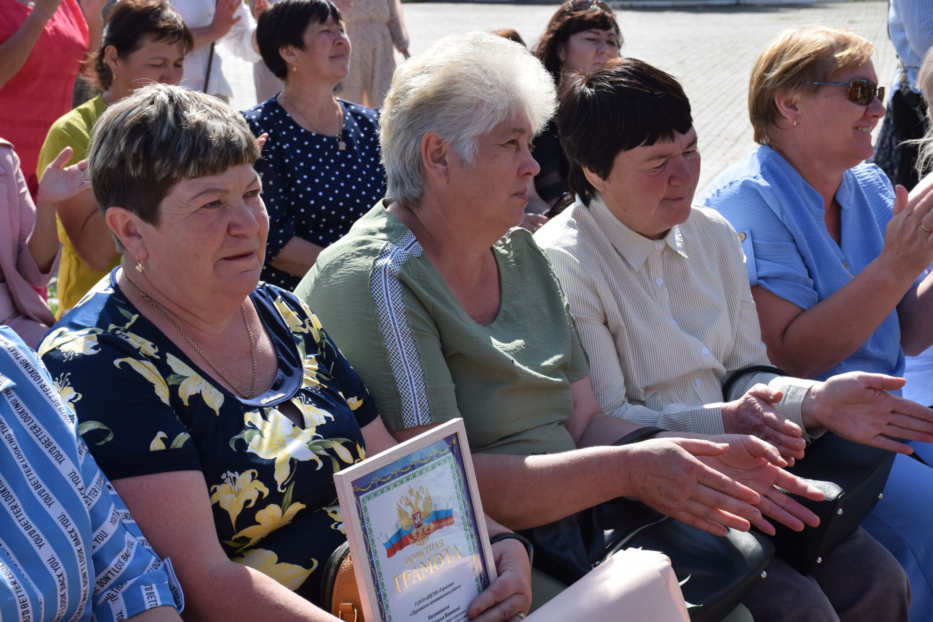 В Нурлате чествовали социальных работников (фоторепортаж)