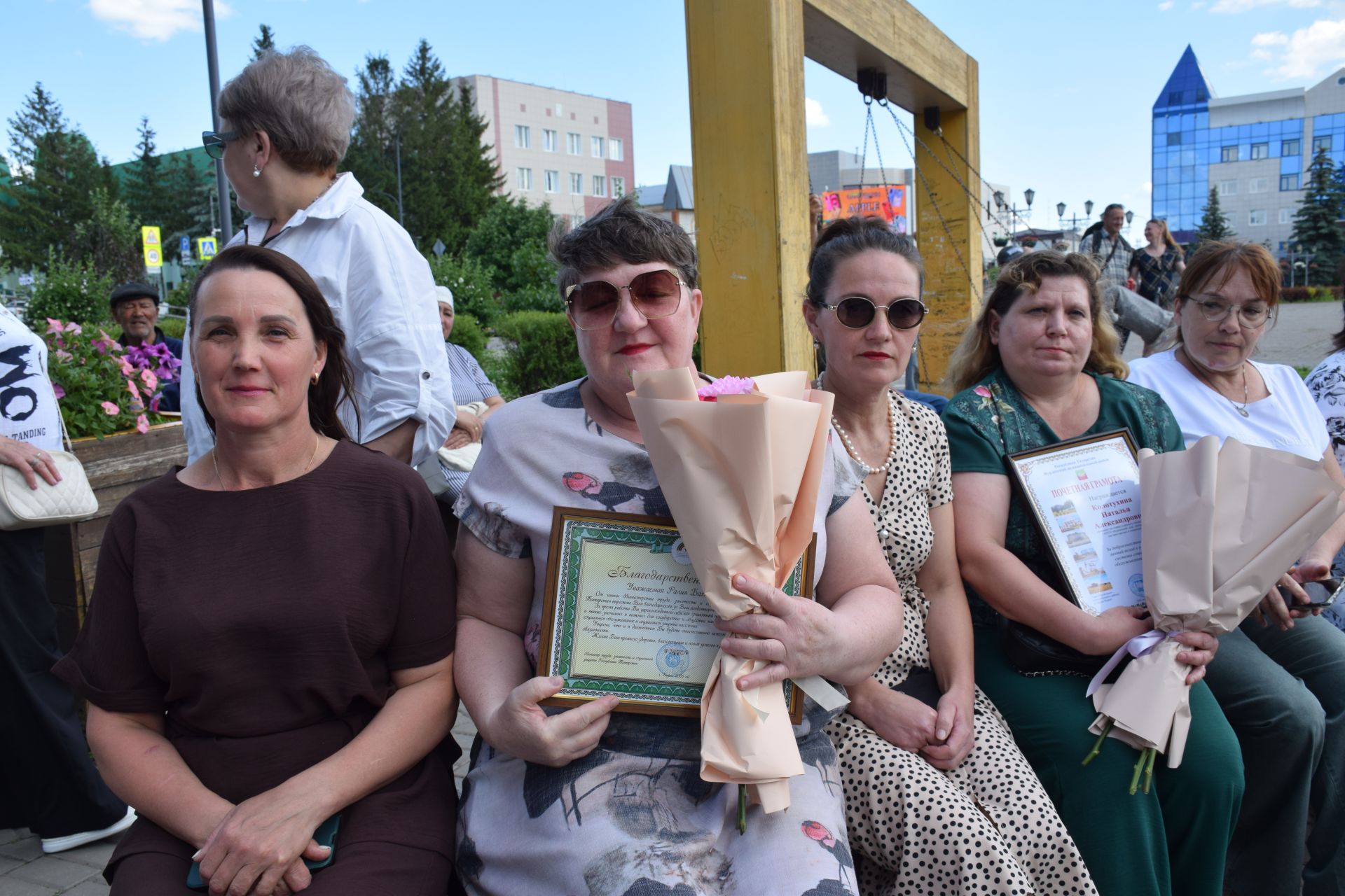 В Нурлате чествовали социальных работников (фоторепортаж)