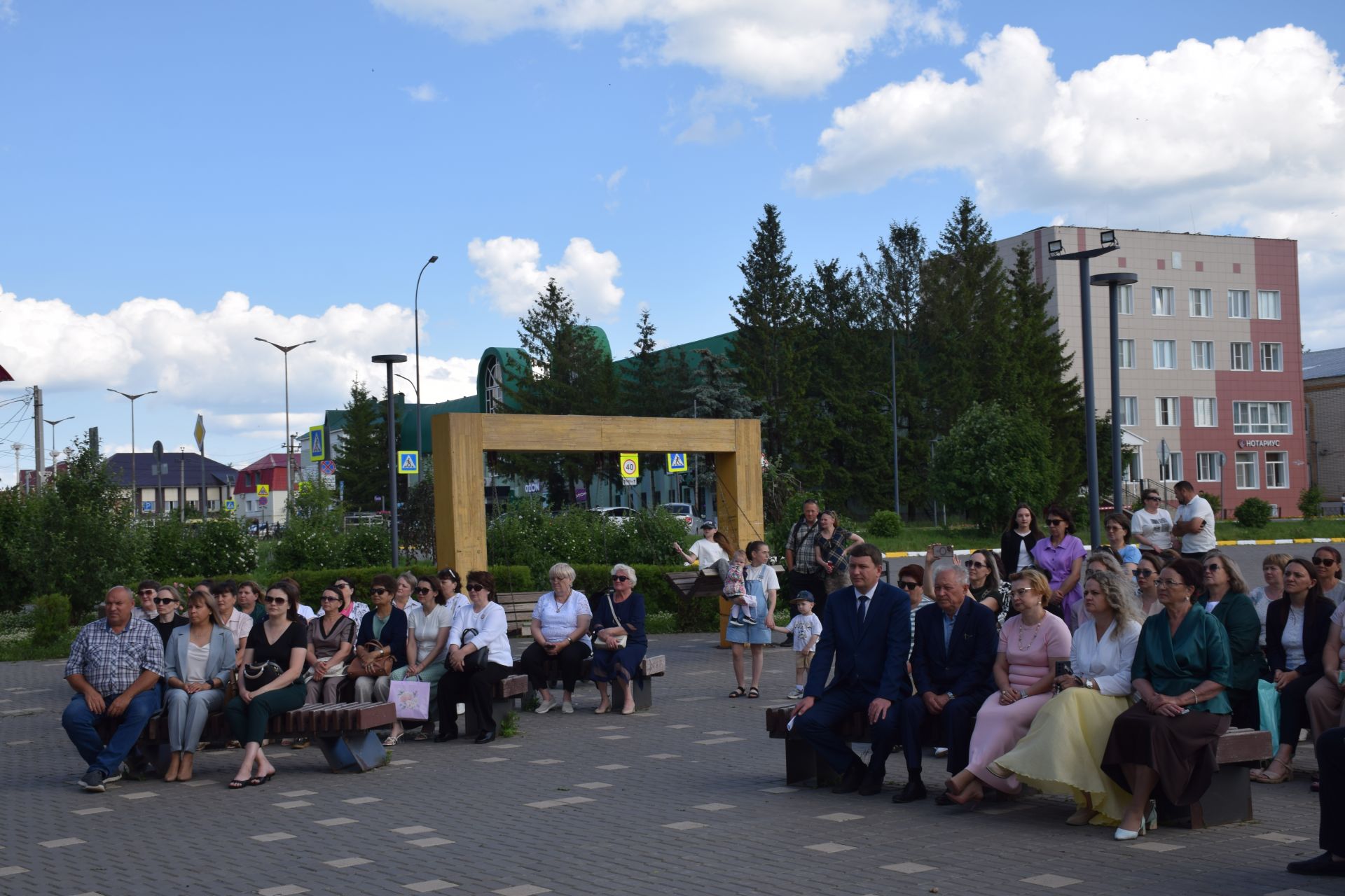 В Нурлате чествовали социальных работников (фоторепортаж)