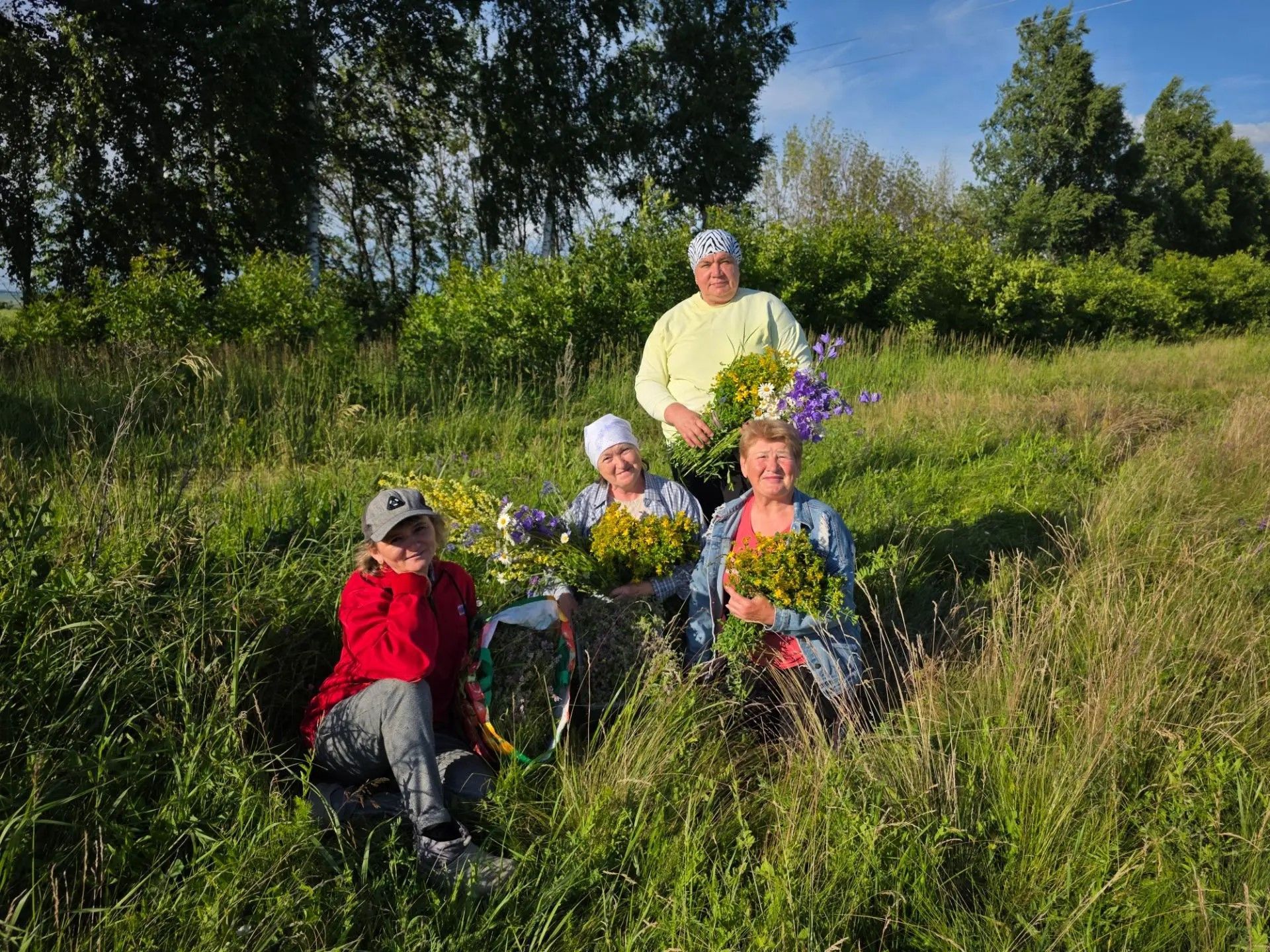 Нурлатның көмеш волонтерлары сугышчылар өчен үлән чәйләре әзерли