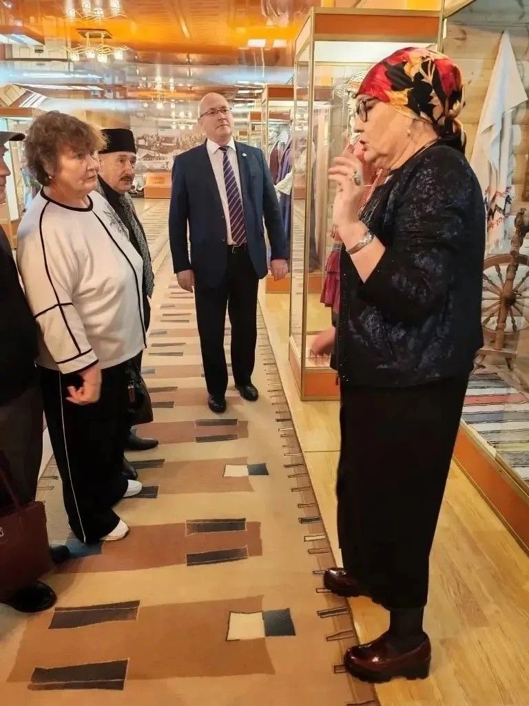 Творческий десант из Набережных Челнов: как Нурлат встретил хранителей татарского слова