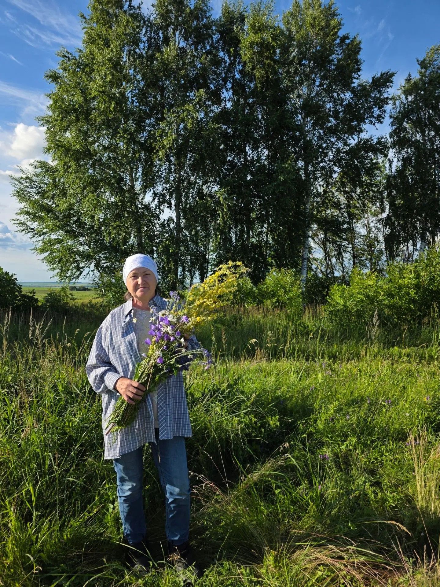 Нурлатның көмеш волонтерлары сугышчылар өчен үлән чәйләре әзерли