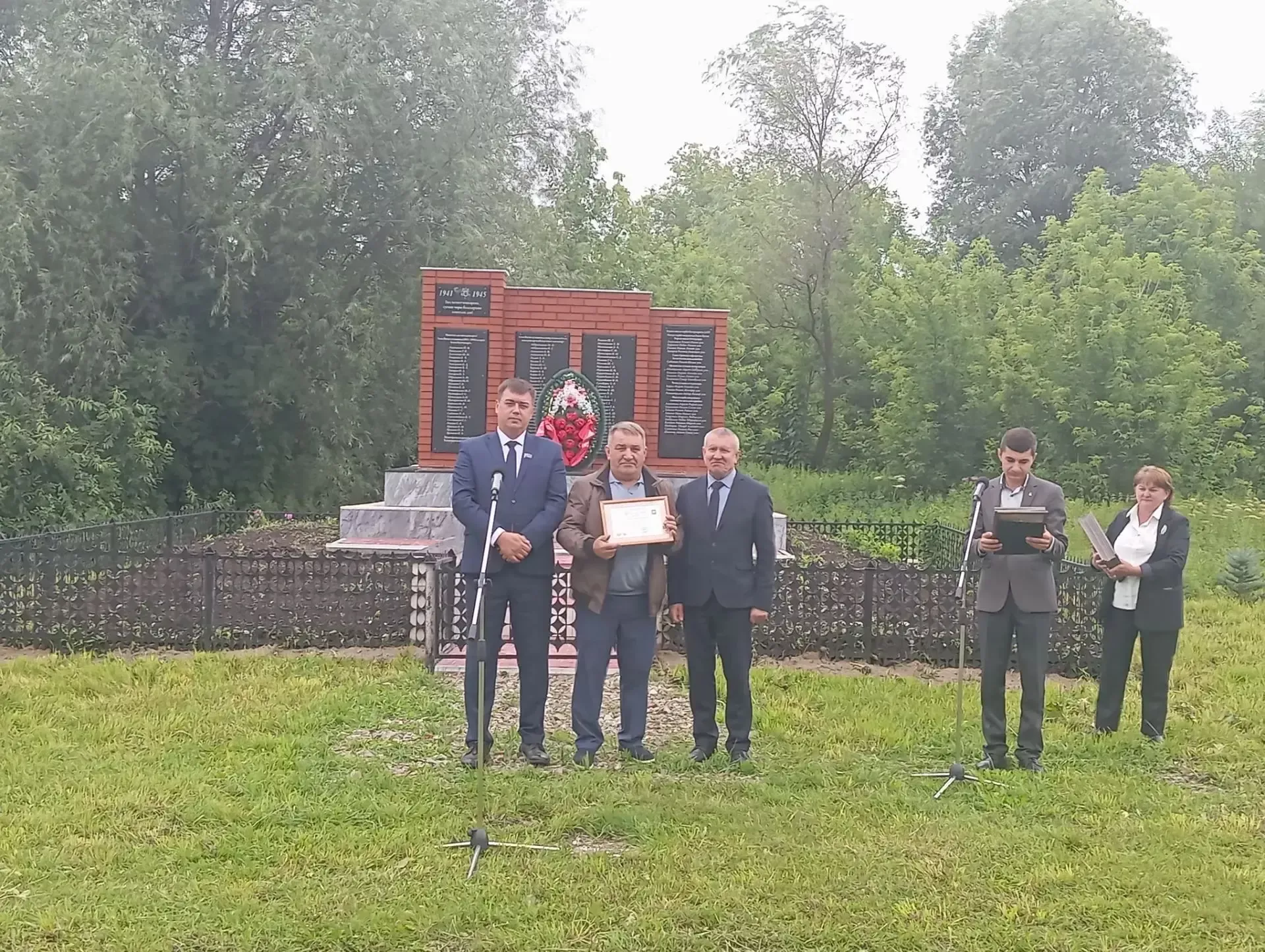 Памятник героям после реставрации открыли в Берлек-Михайловке