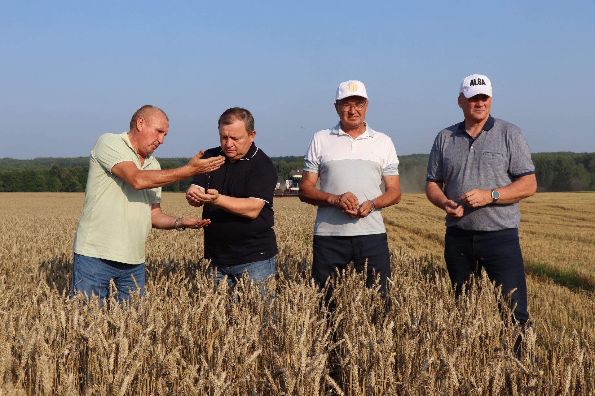 В Нурлатском районе стартовала уборочная кампания