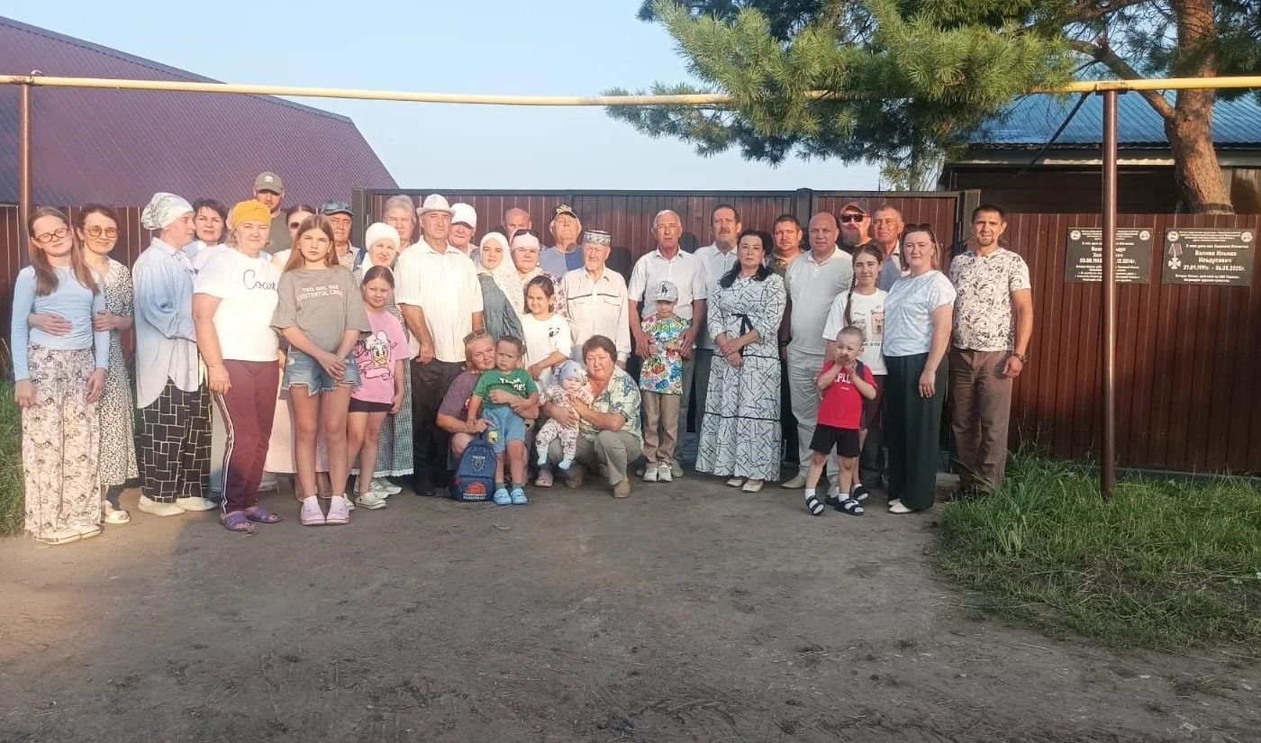 Түбән Нурлатта әтиле-уллы Вәлиевлар истәлегенә мемориаль такталар ачылды