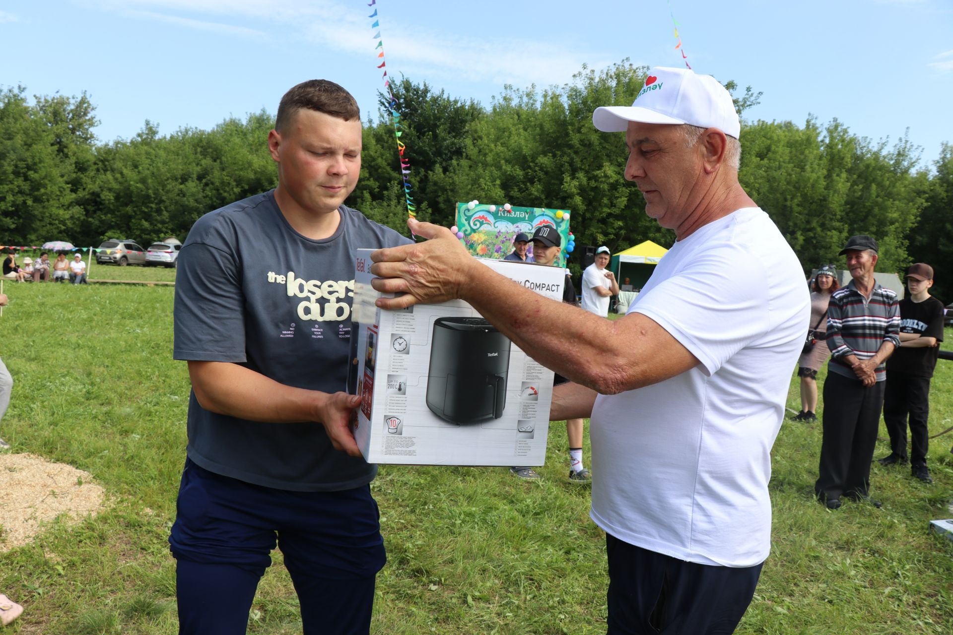Главный батыр из Курманаево получил в награду барана и теленка