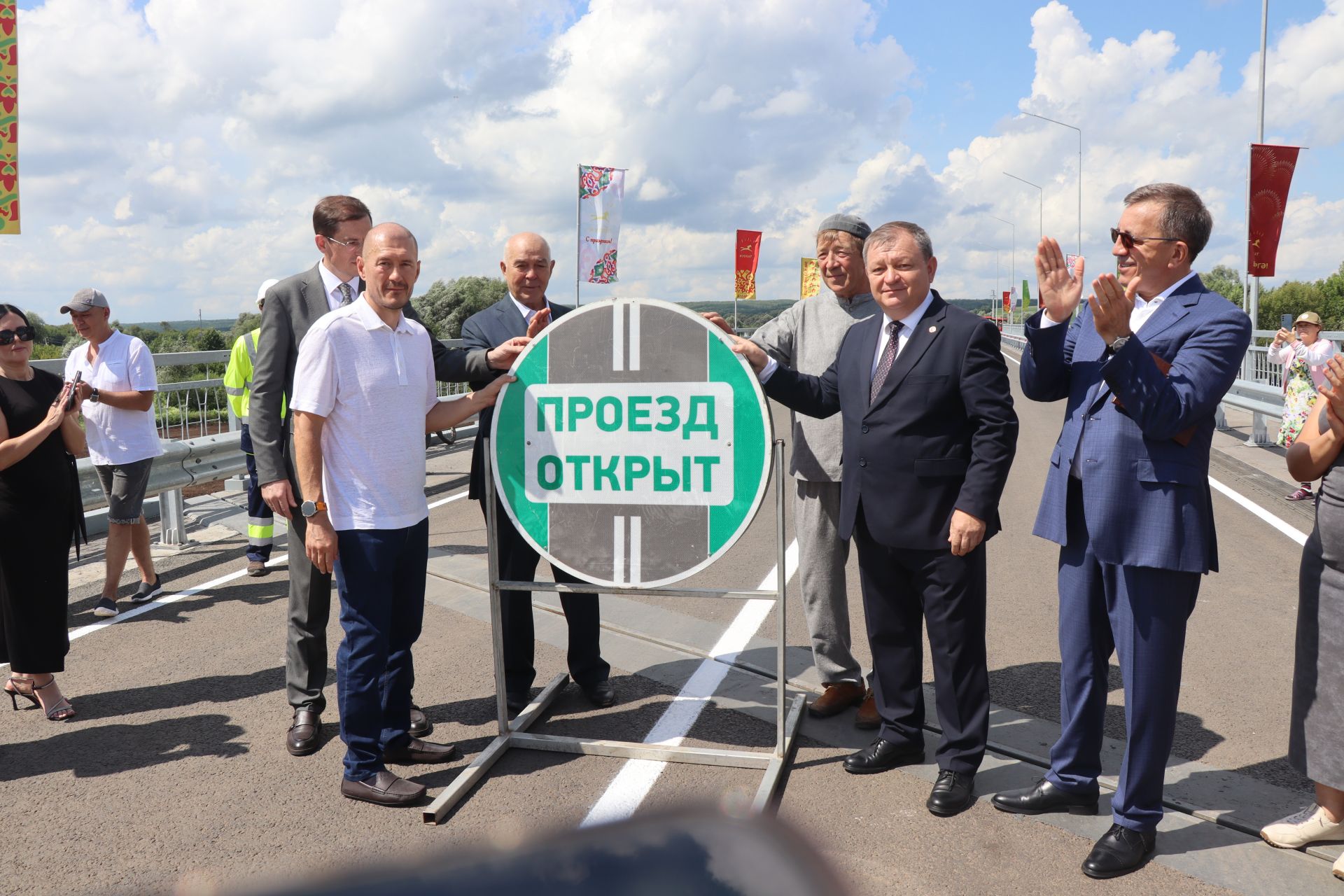 Нурлат районының Үрнәк авылында яңа күпер ачылды
