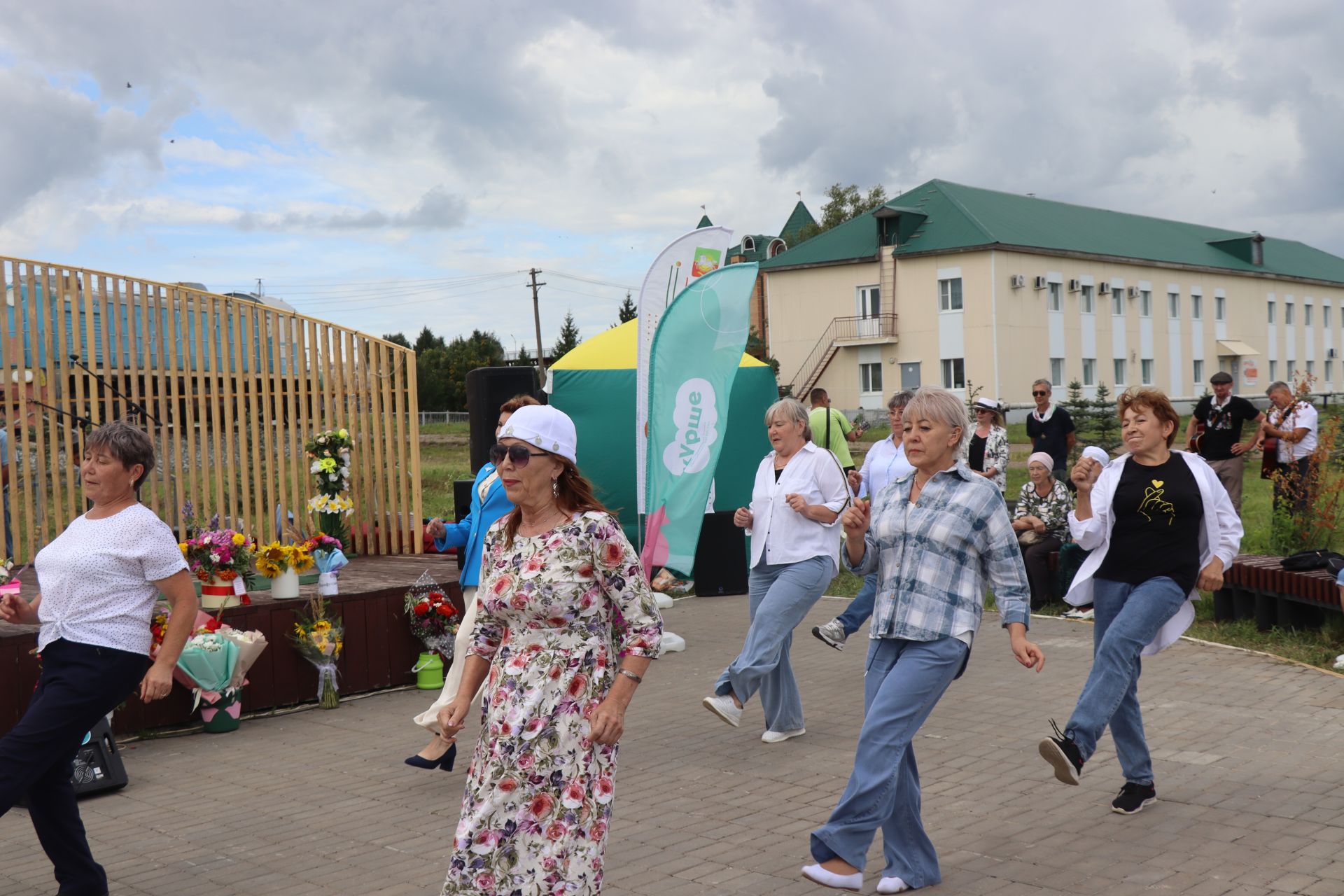 В Нурлате прошел праздник «Корни и крылья»