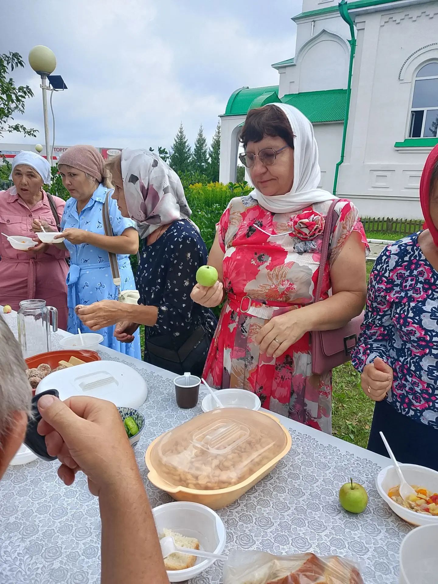 В храме Нурлата прошло первое мероприятие акции «Плоды Преображения»