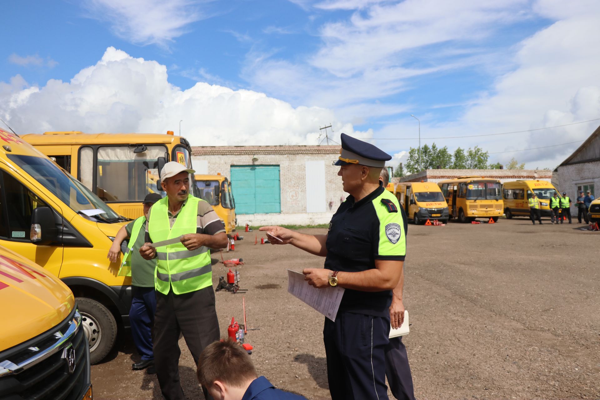 В Нурлатском районе завершилась проверка школьных автобусов перед новым учебным годом