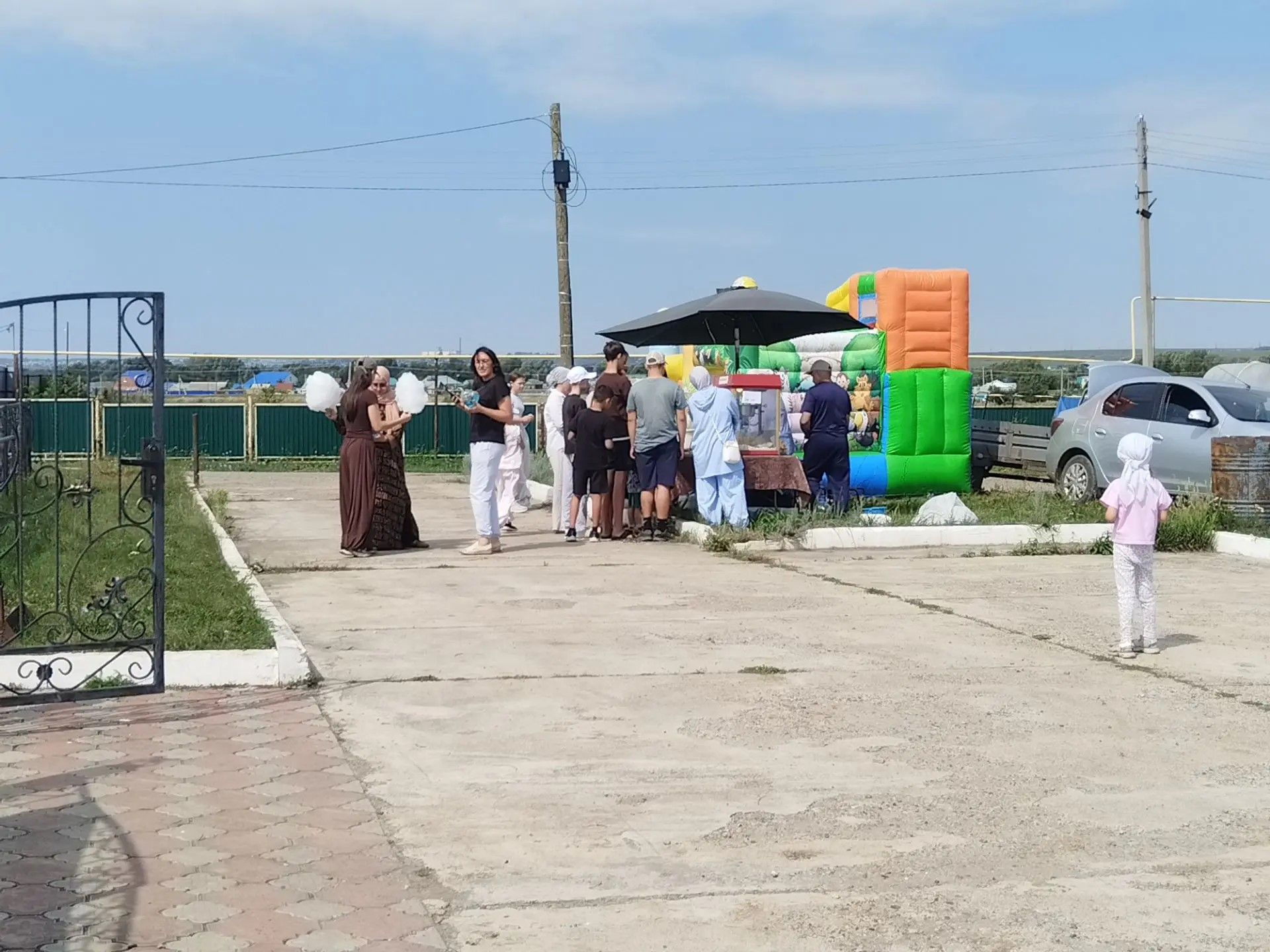 Детский Сабантуй в Светлом Озере собрал юных гостей со всего поселения