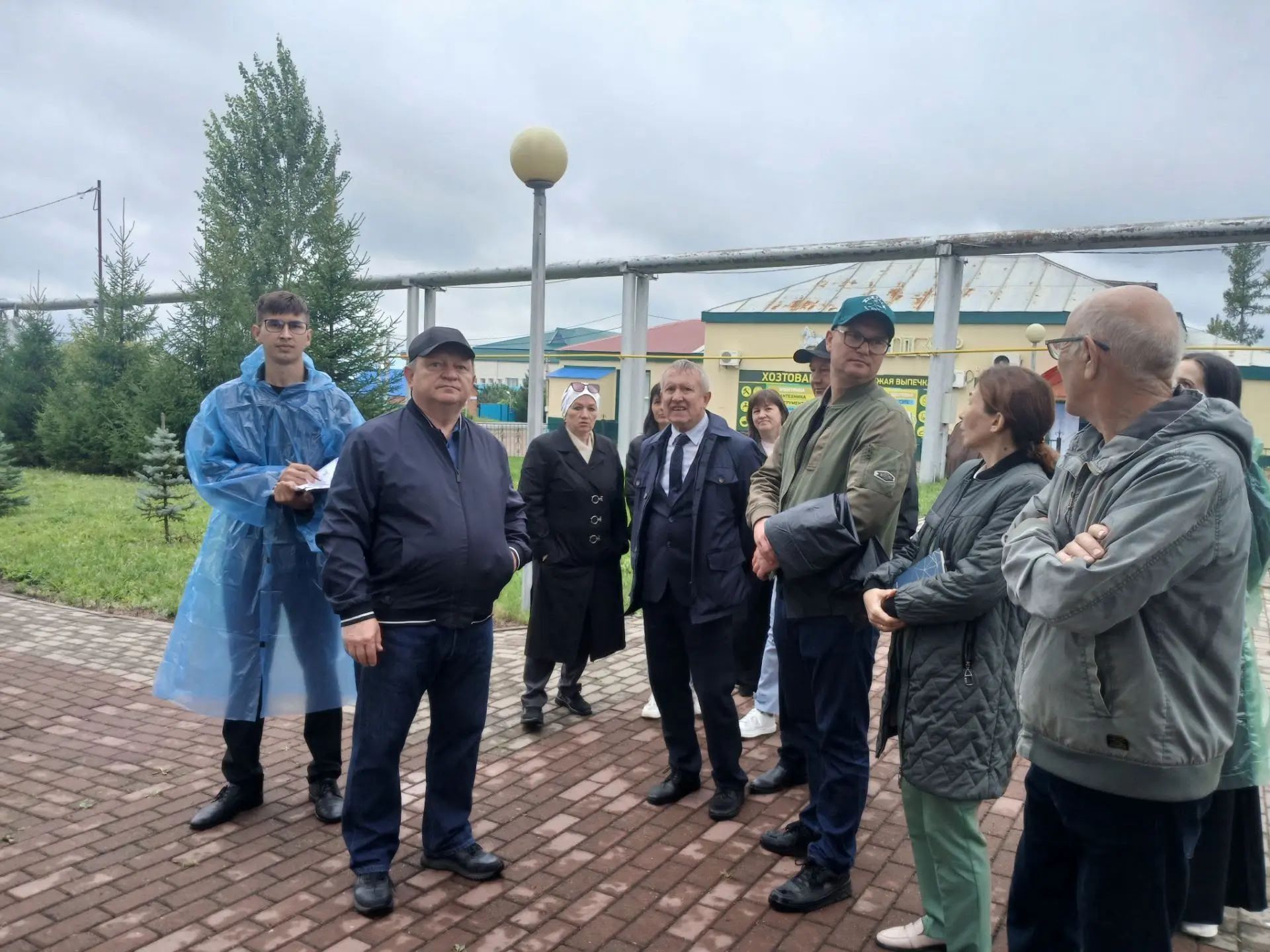 Дамир Ишкинеев проверил благоустройство парков и скверов Нурлата