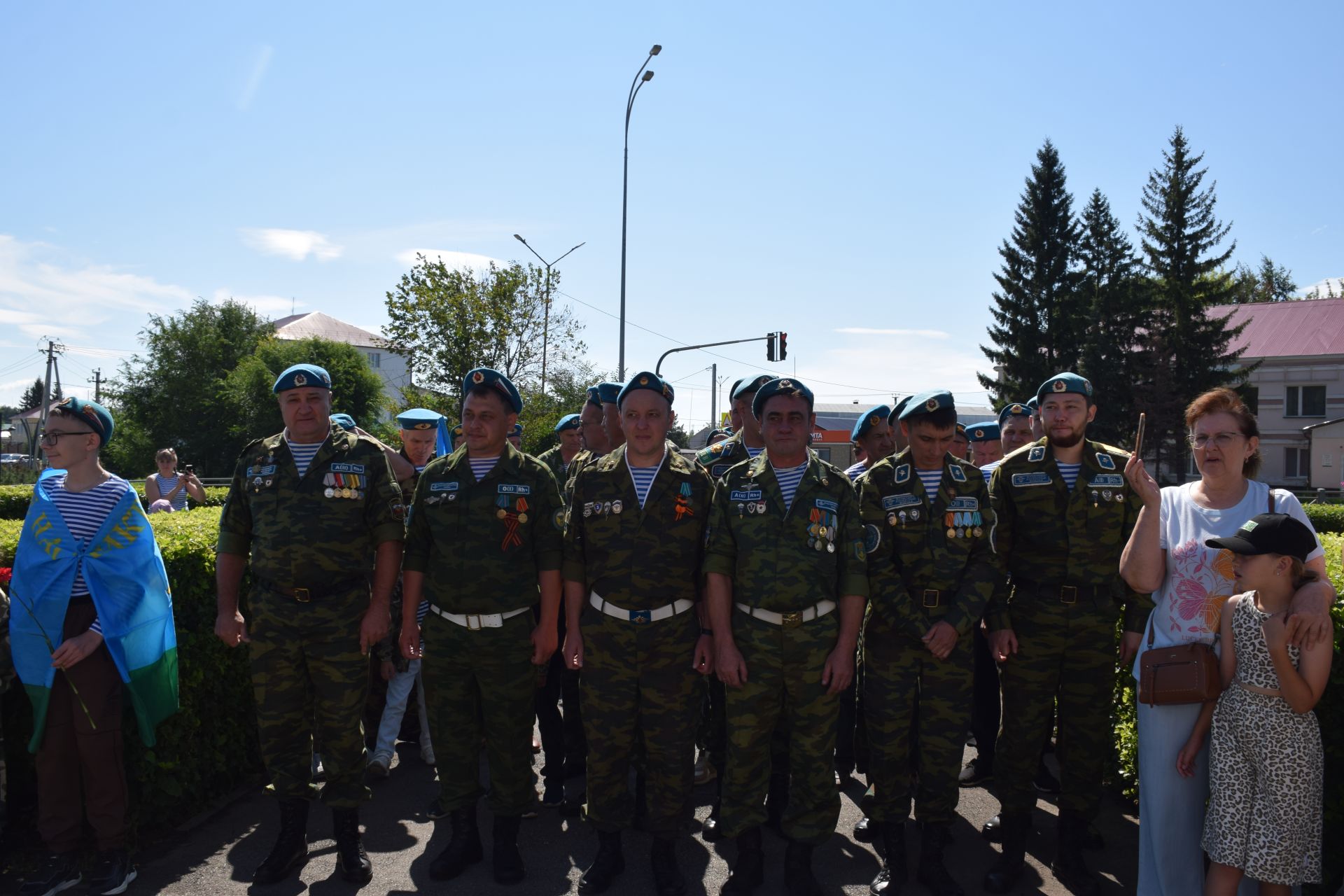 Десантники Нурлата отметили годовщину ВДВ торжественным митингом