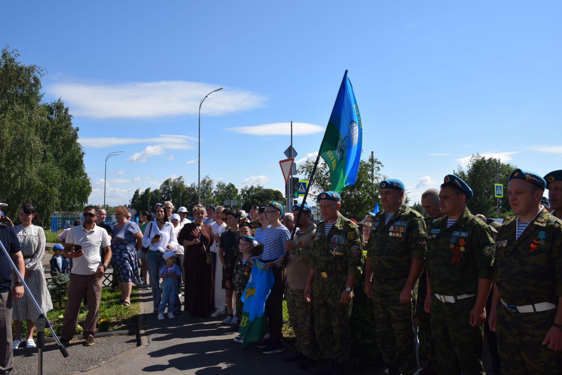 Десантники Нурлата отметили годовщину ВДВ торжественным митингом