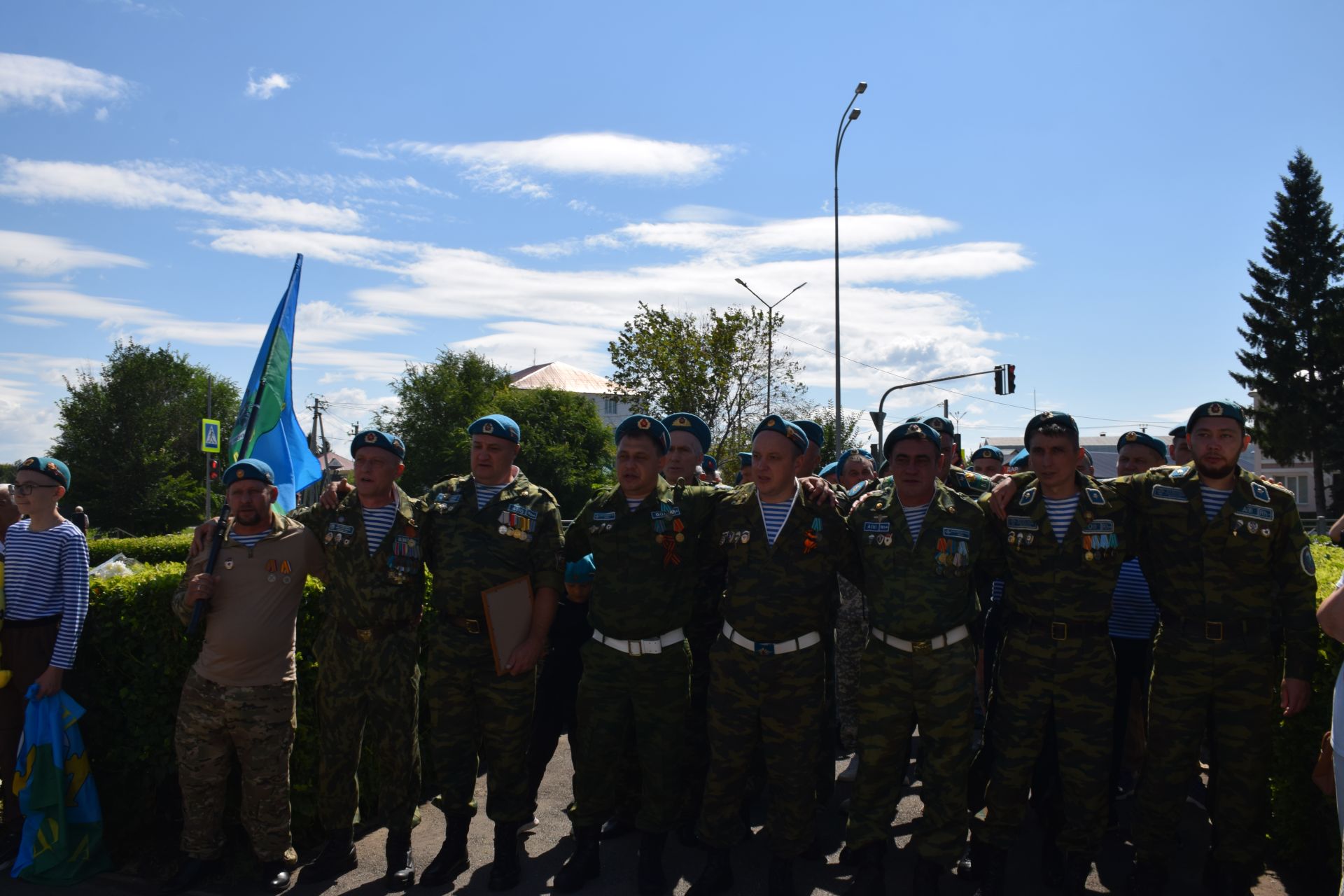 Десантники Нурлата отметили годовщину ВДВ торжественным митингом