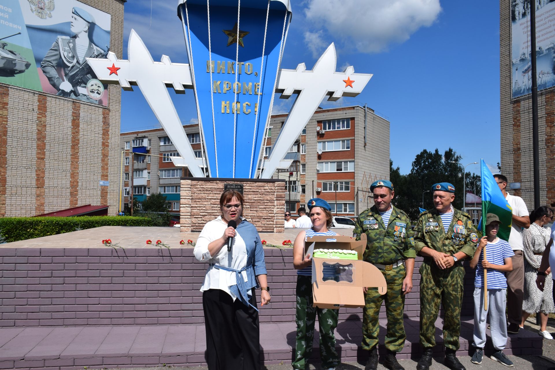 Десантники Нурлата отметили годовщину ВДВ торжественным митингом