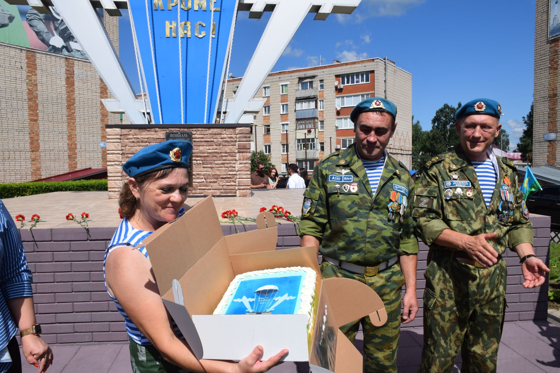 Десантники Нурлата отметили годовщину ВДВ торжественным митингом