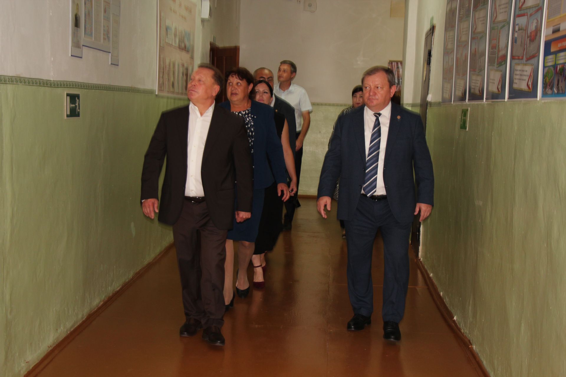 В Бурметьевской школе после капремонта распахнул двери современный пищеблок