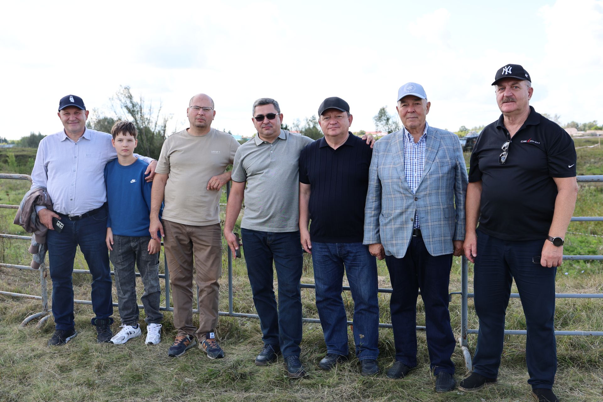 День флага в Нурлате отметили гонками по бездорожью в парке Кондурча