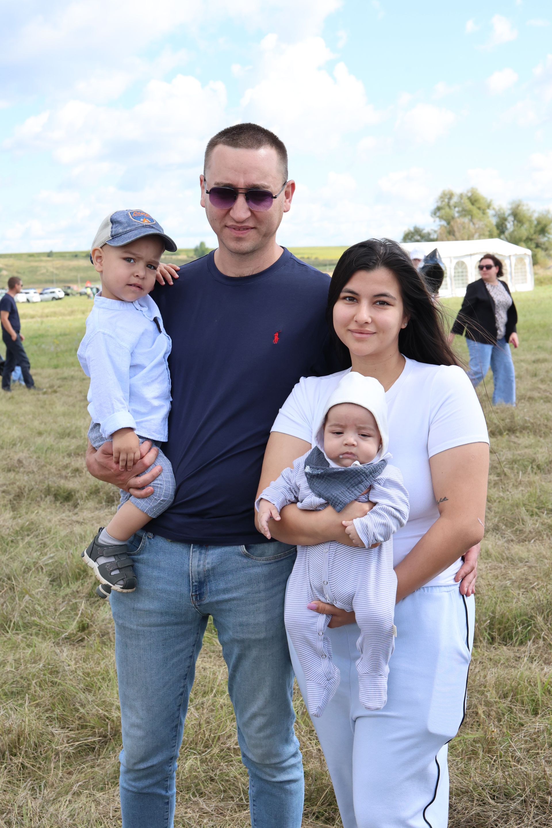 День флага в Нурлате отметили гонками по бездорожью в парке Кондурча