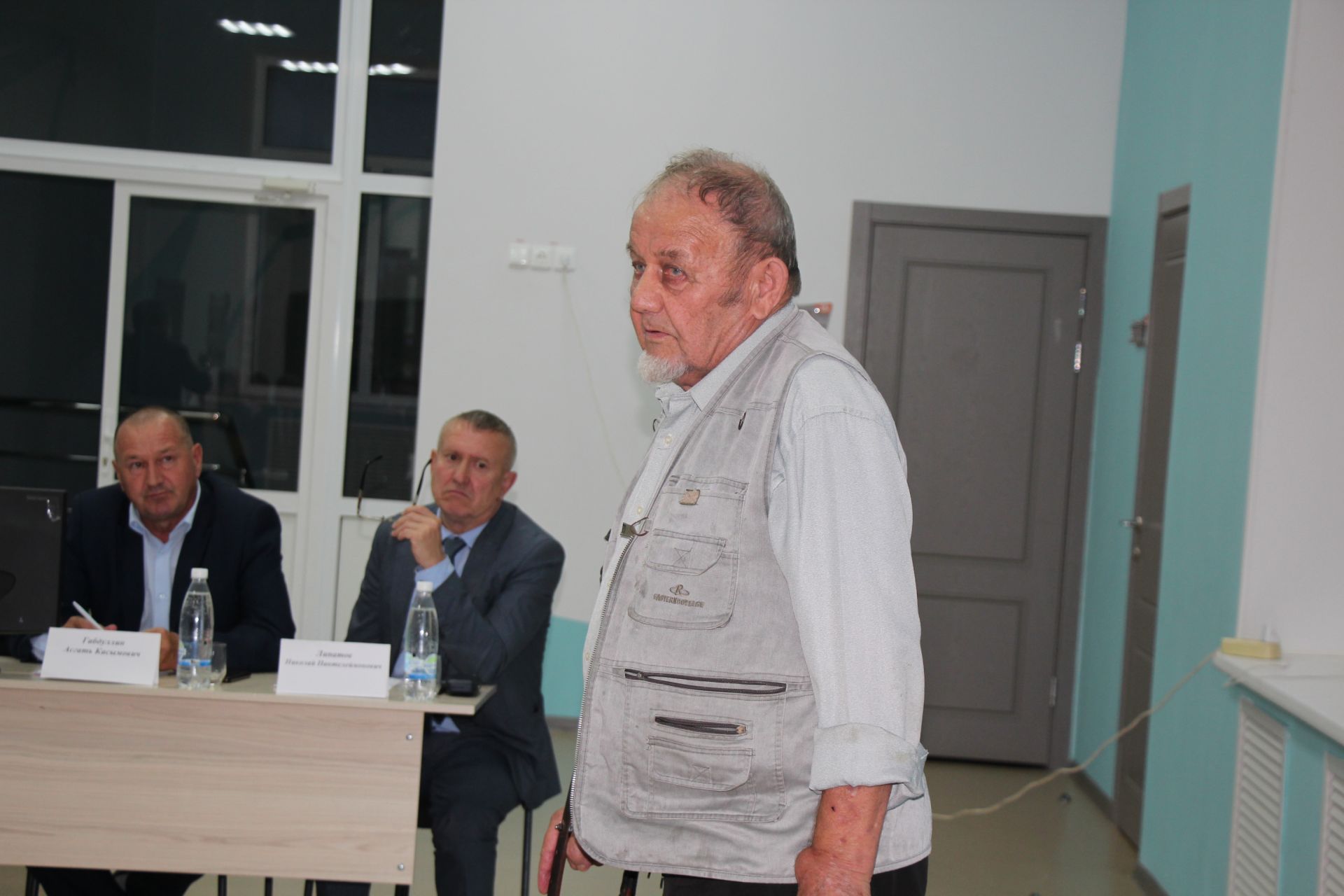 Жители микрорайона железнодорожников встретились с руководством района