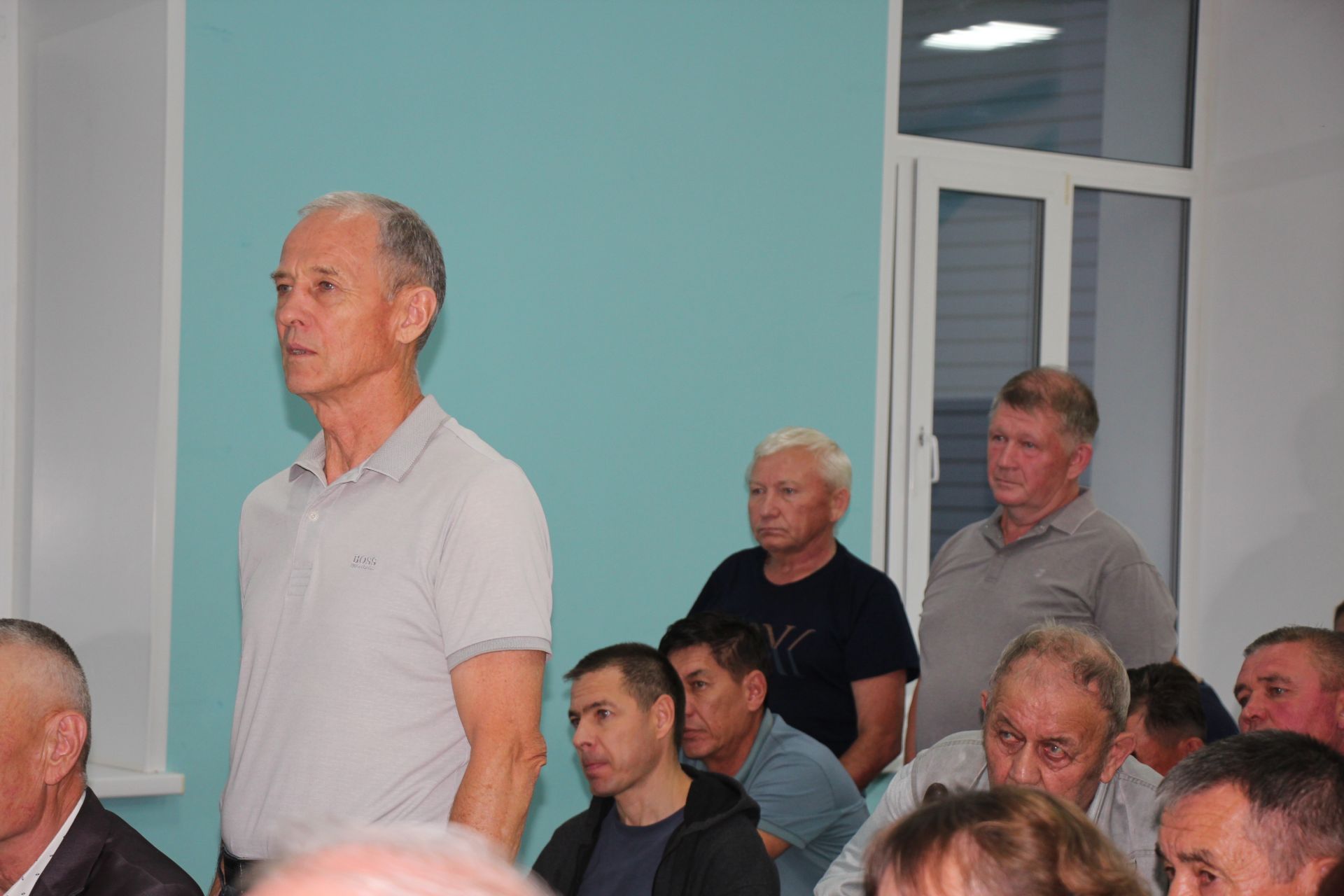 Жители микрорайона железнодорожников встретились с руководством района