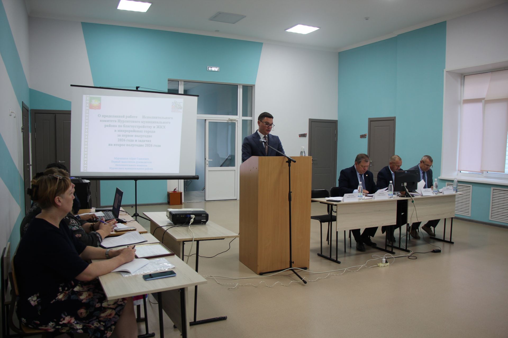 Жители микрорайона железнодорожников встретились с руководством района