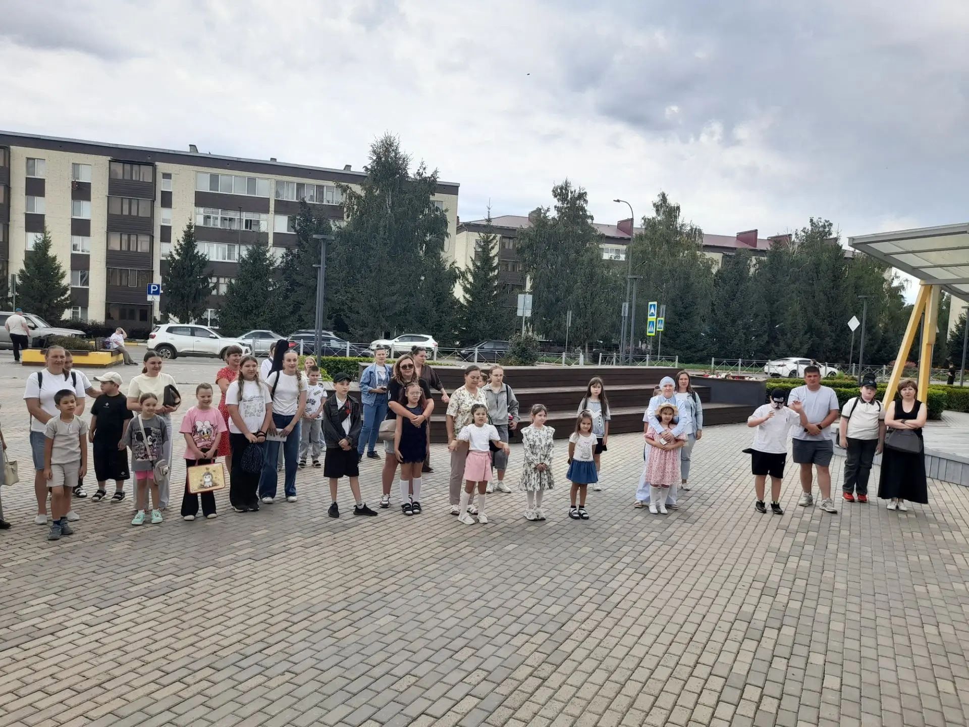 В сквере «Музыкальный» прошла развлекательная программа для будущих первоклассников