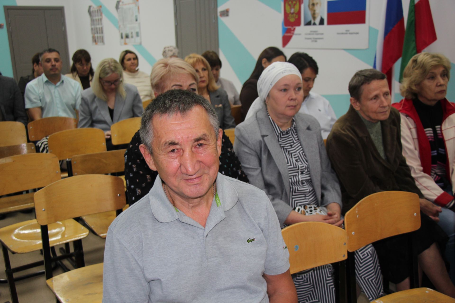 Жители микрорайона железнодорожников встретились с руководством района