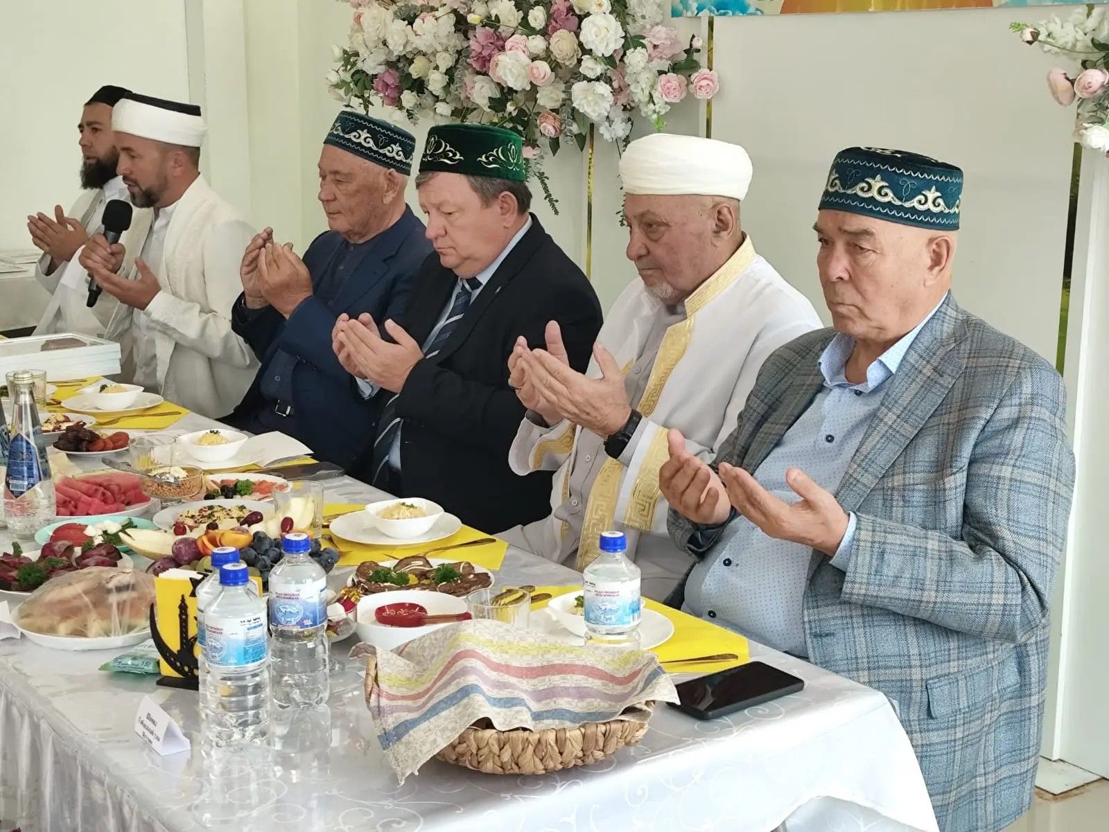 В Нурлате прошел праздник Мавлид ан-Наби с участием помощника Раиса РТ