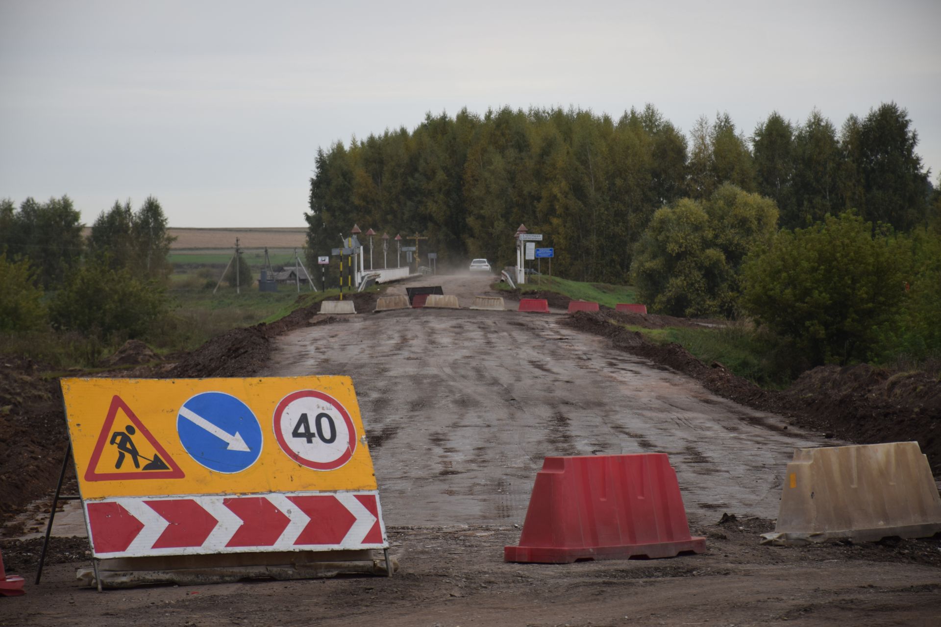 В Нурлате и районе продолжают ремонтировать дороги и тротуары