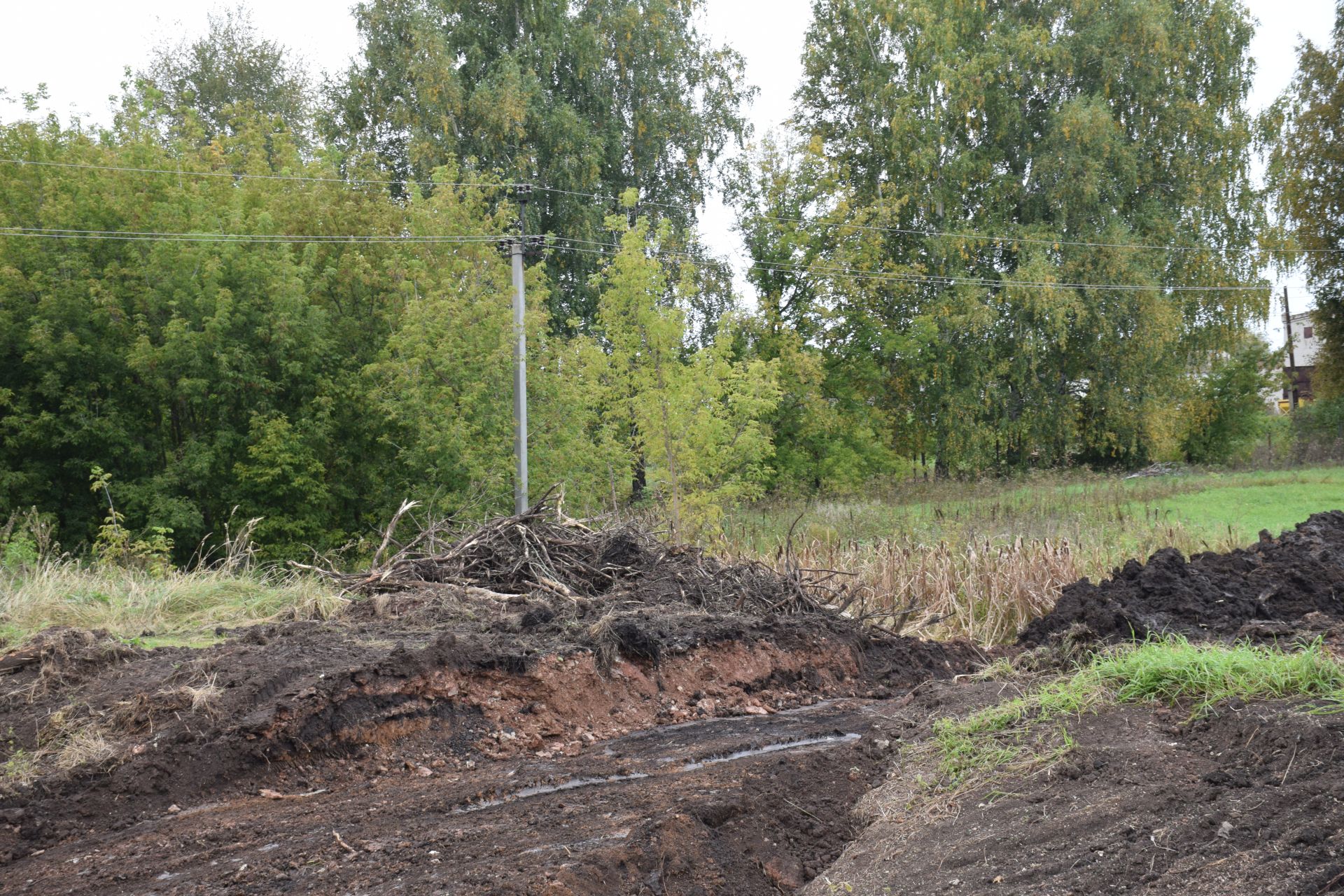 В Нурлате и районе продолжают ремонтировать дороги и тротуары