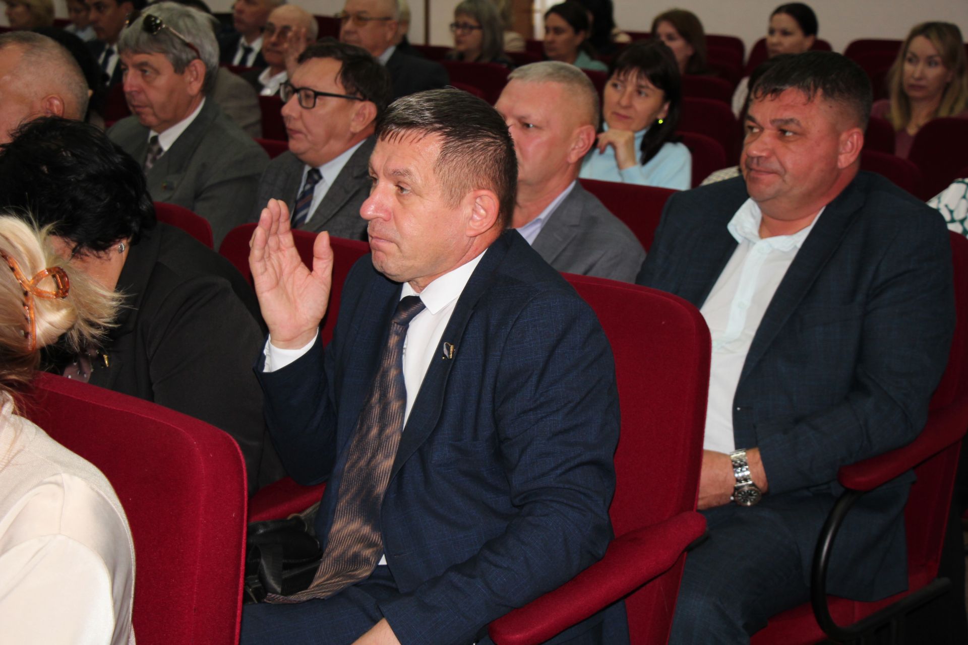 В Нурлате на сессии советов района и города рассмотрели 20 вопросов