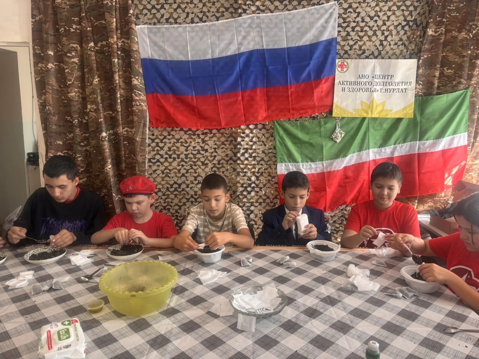 Юнармейцы Нурлата посетили Центр активного долголетия