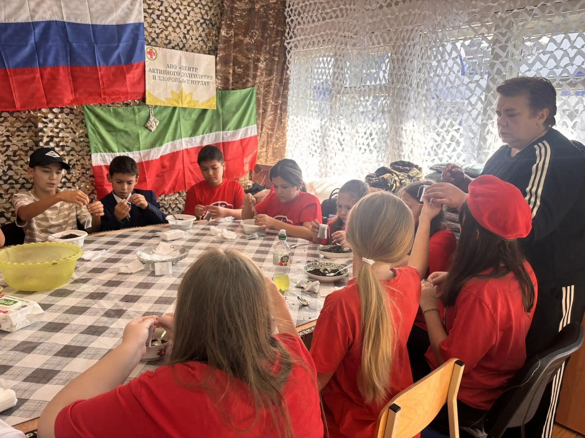 Юнармейцы Нурлата посетили Центр активного долголетия