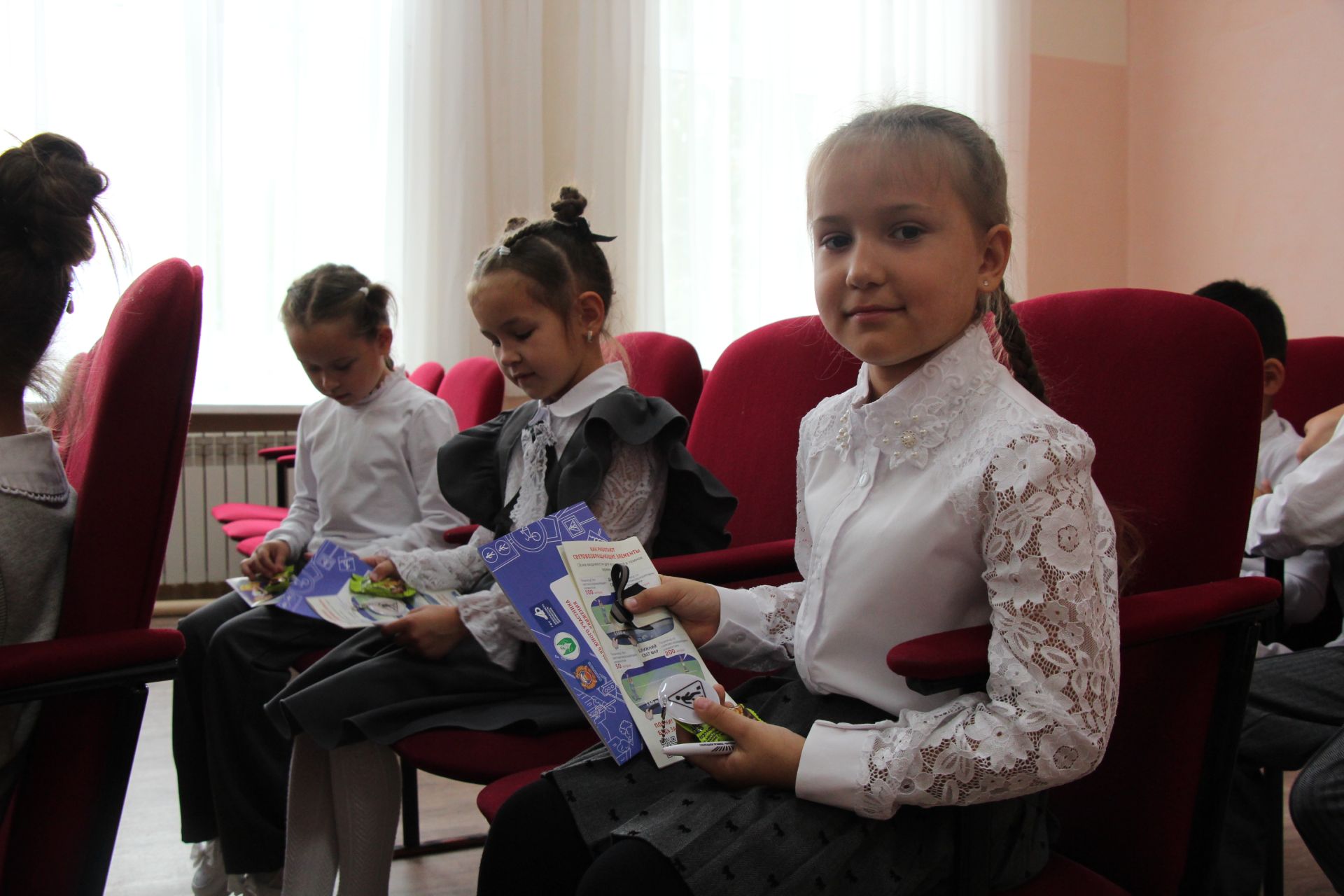 Первоклассники школы №3 пополнили ряды Юных инспекторов движения