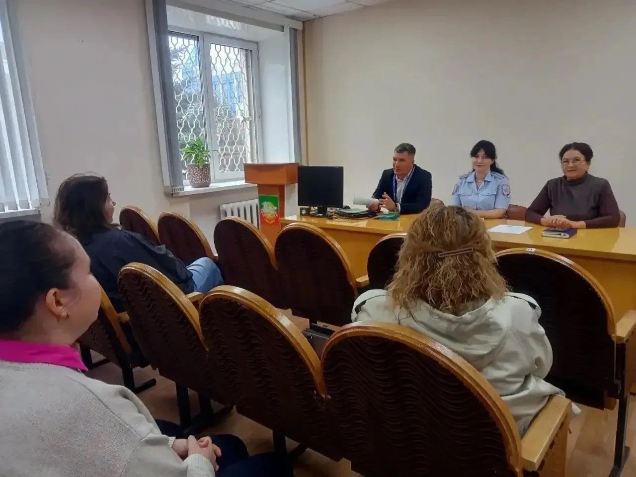 Работодателям Нурлатского района разъяснили правила найма мигрантов