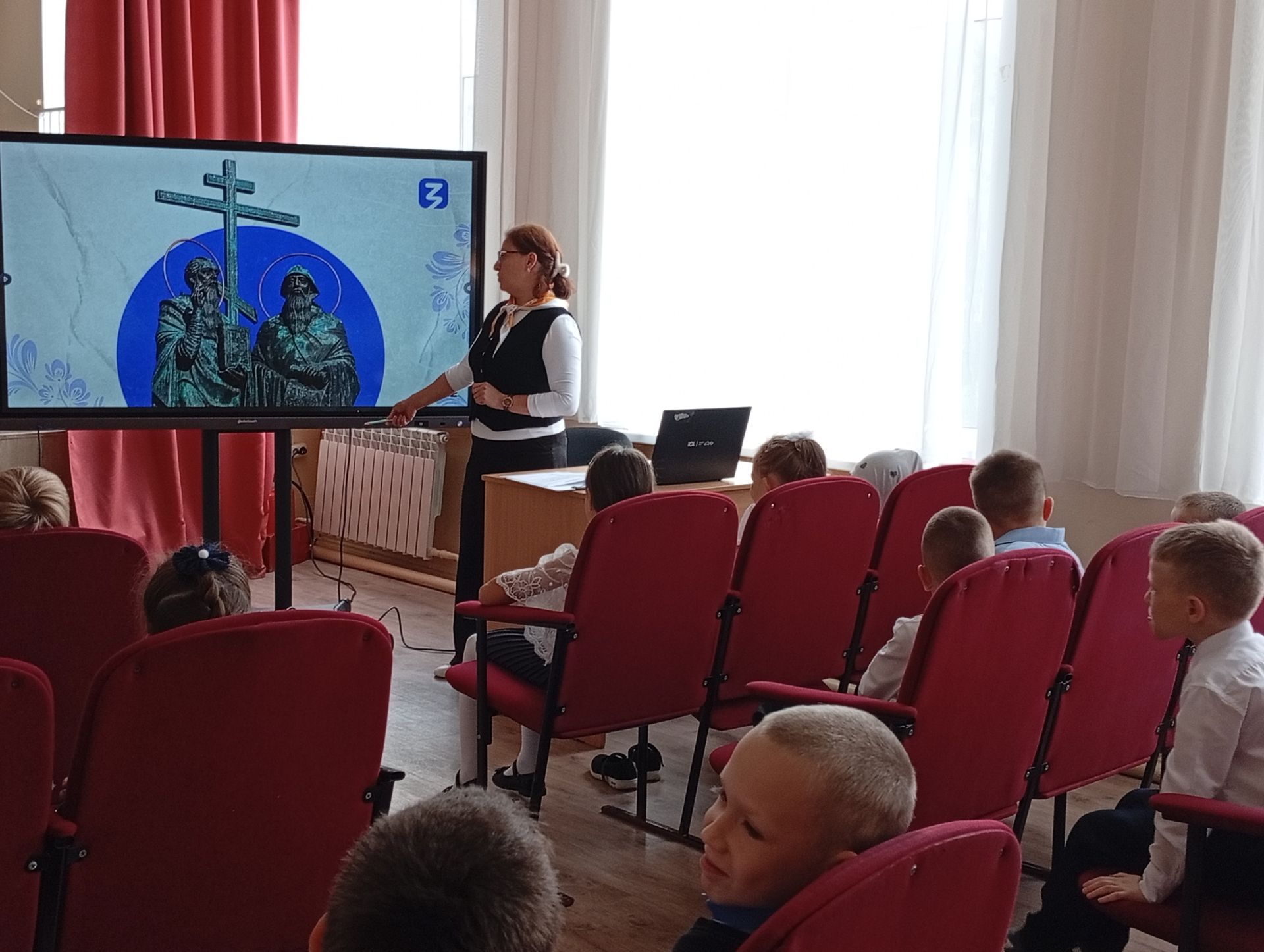 В школе №3 Нурлата прошла лекция о создателях славянской азбуки