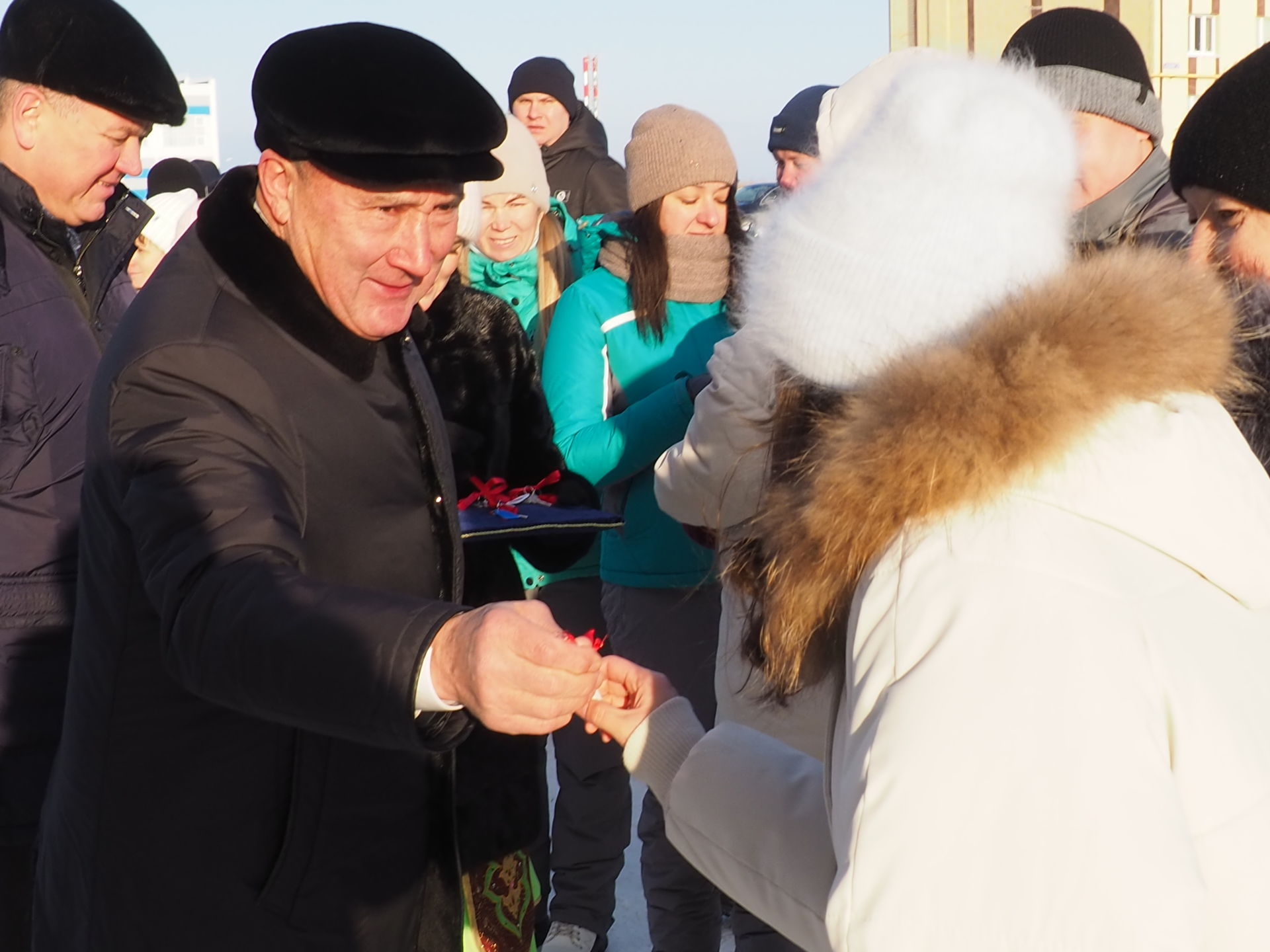 Марат Ахметов вручил ключи нурлатским новоселам