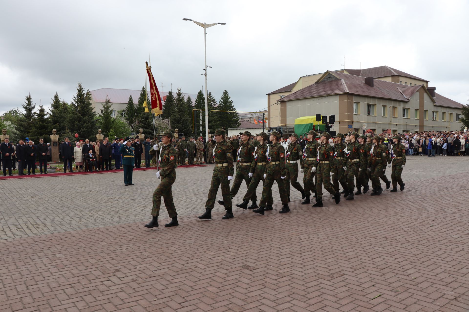 В Нурлате прошел парад Победы