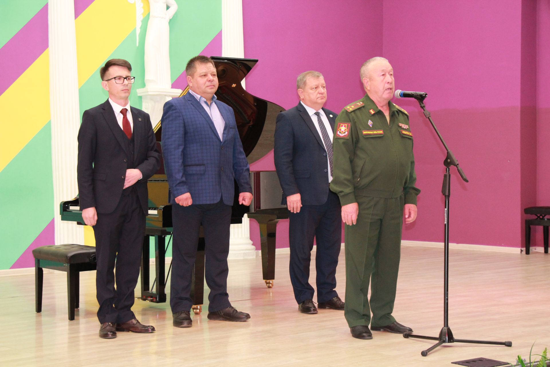 В Нурлате открыли новый цикл благотворительных концертов в поддержку бойцов